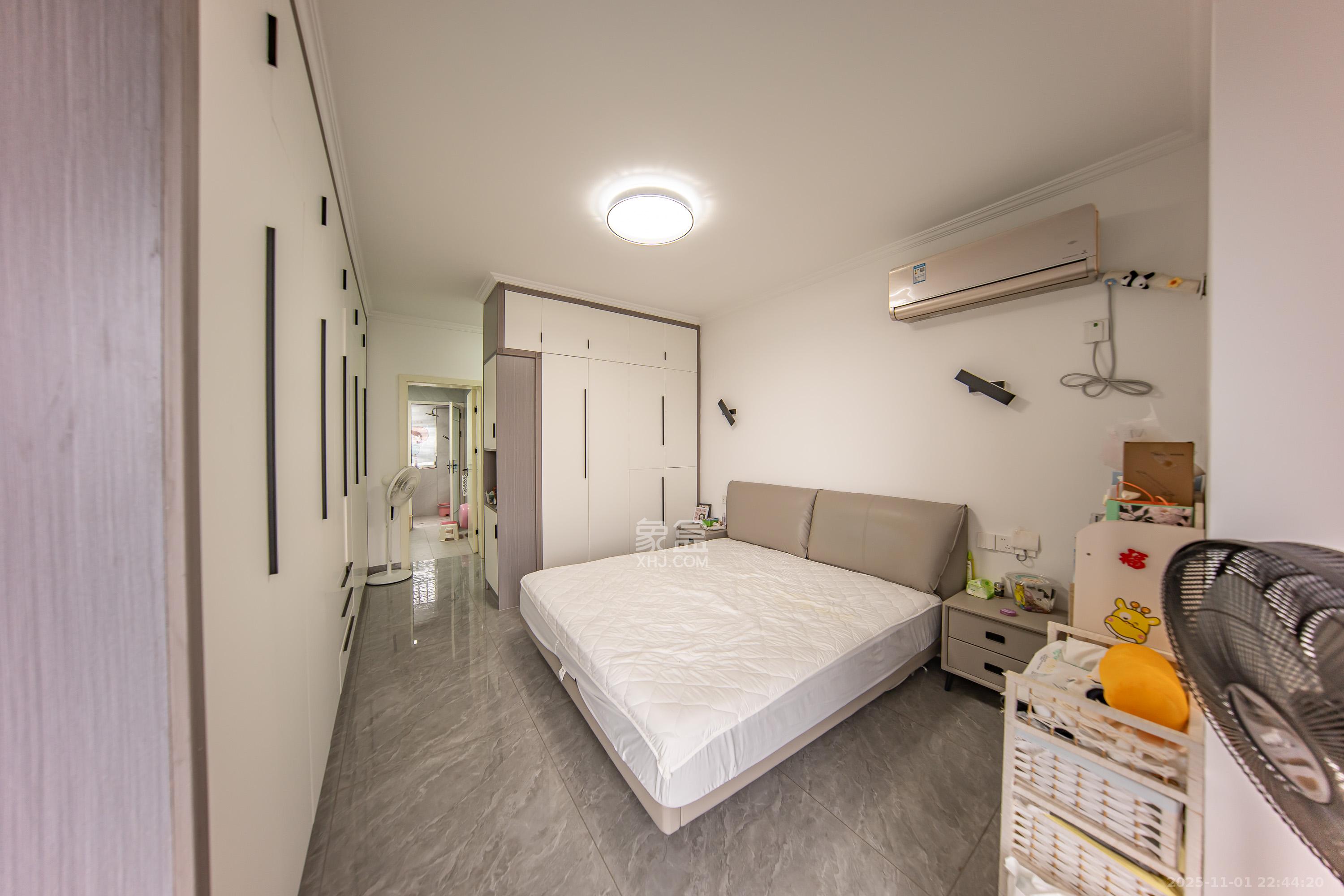 锑都家园 4室2厅2卫 92.8万 锑都家园 4室2厅2卫 92.8万卧室