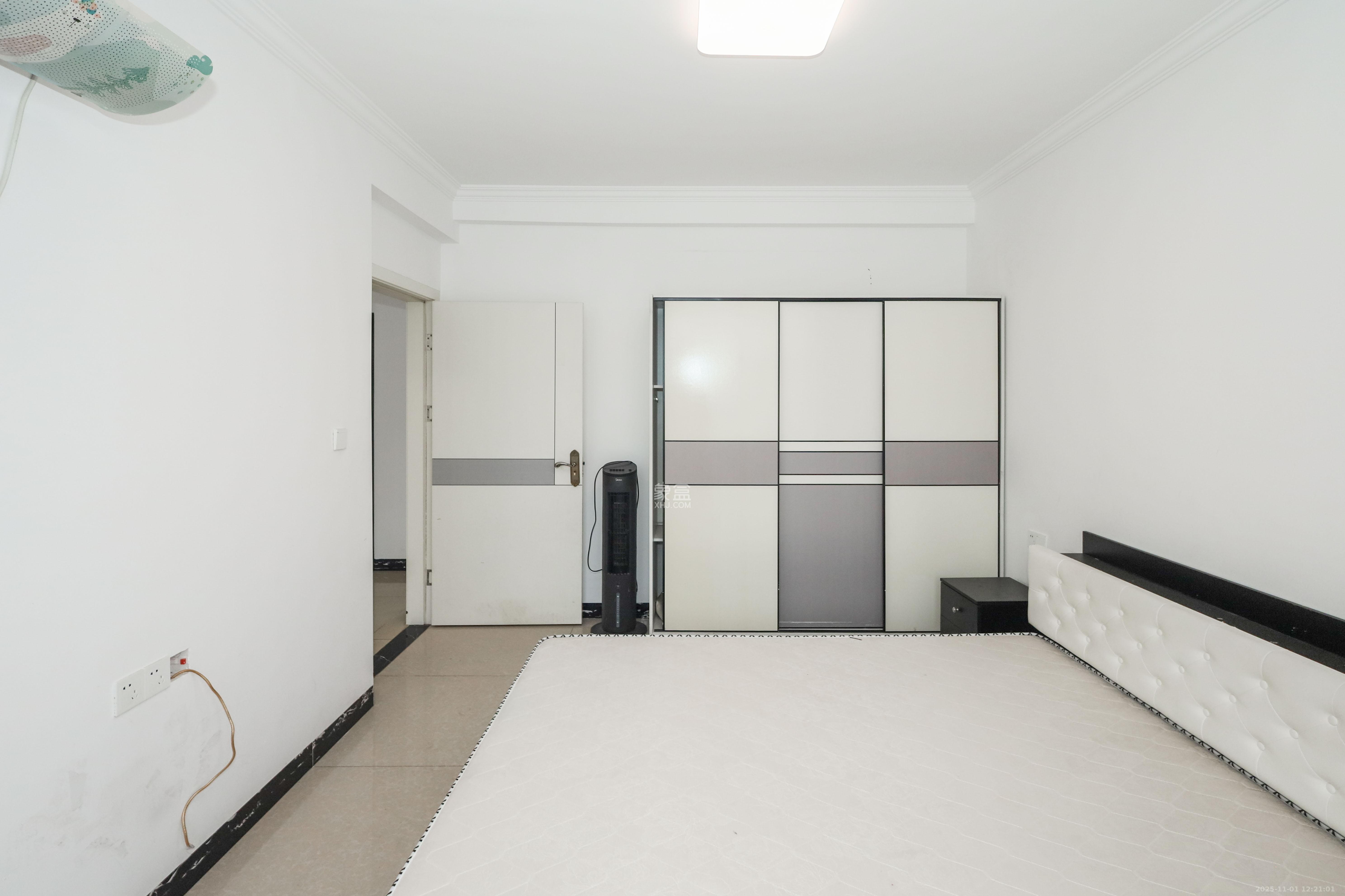 和润园一、二期  3室2厅1卫    68.0万卧室