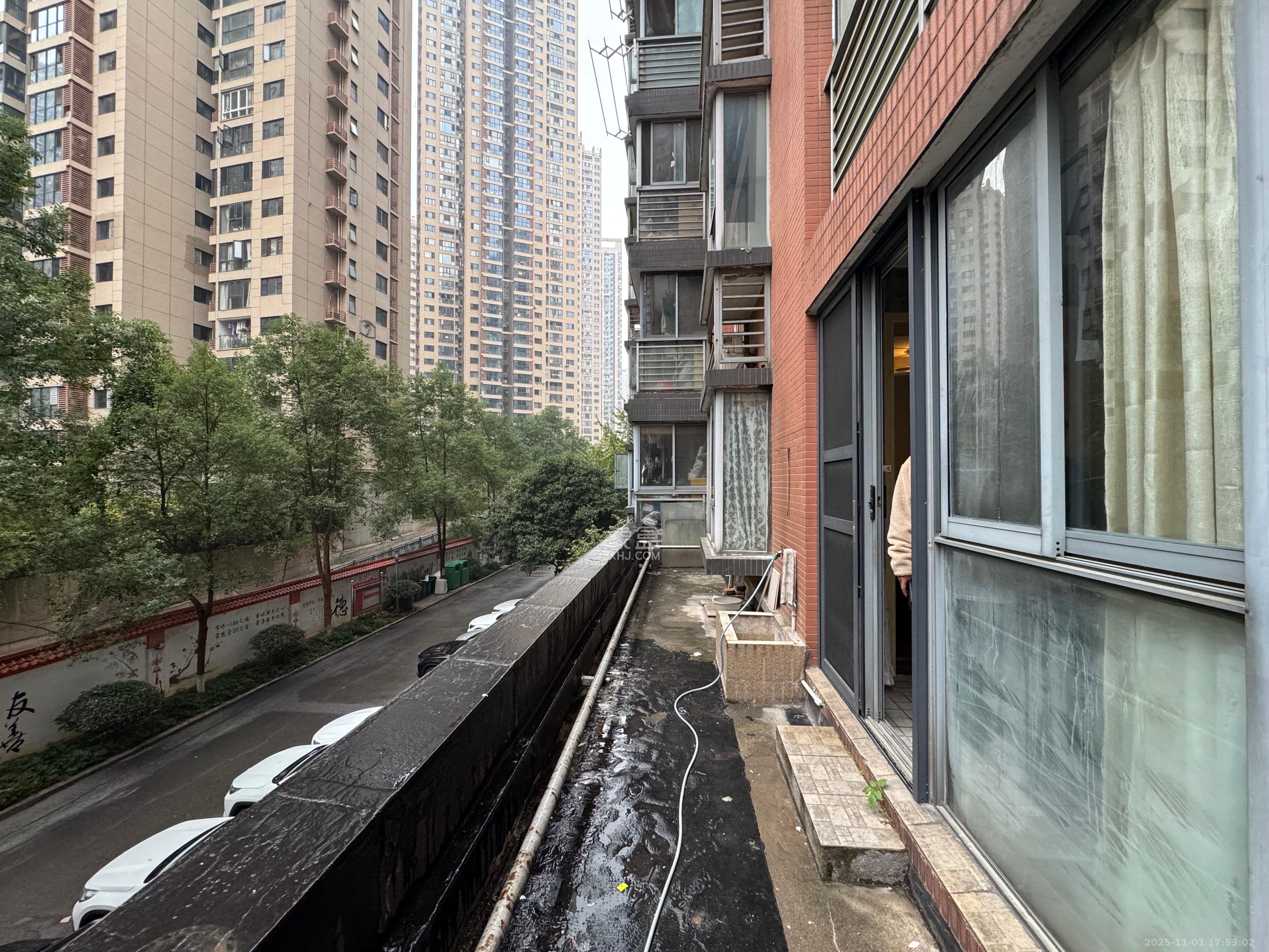 滨江君悦香邸  3室2厅2卫    2800.0元/月室内图