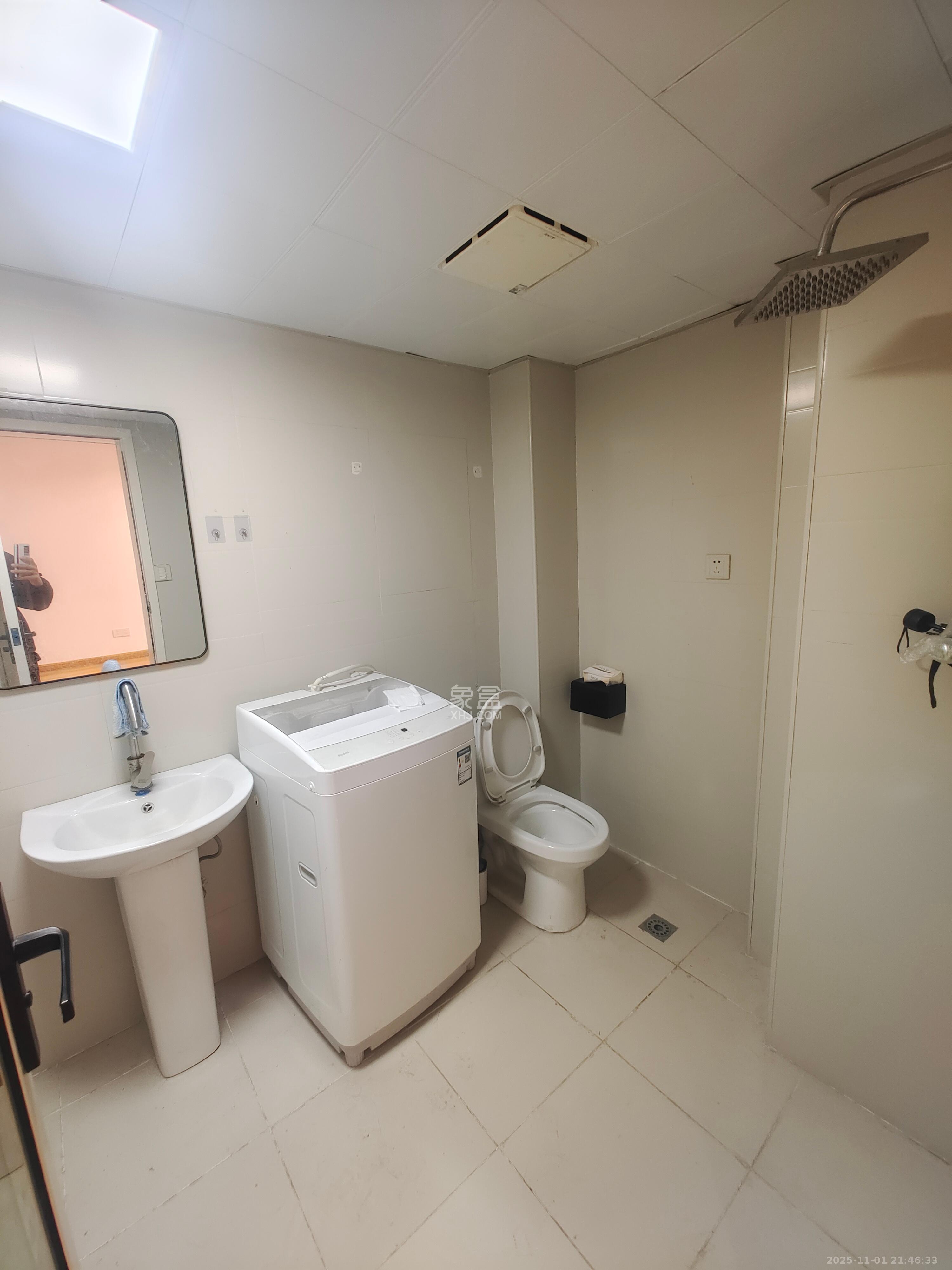 郡原广场 3室2厅2卫 3500.0元/月 郡原广场 3室2厅2卫 3500.0元/月室内图