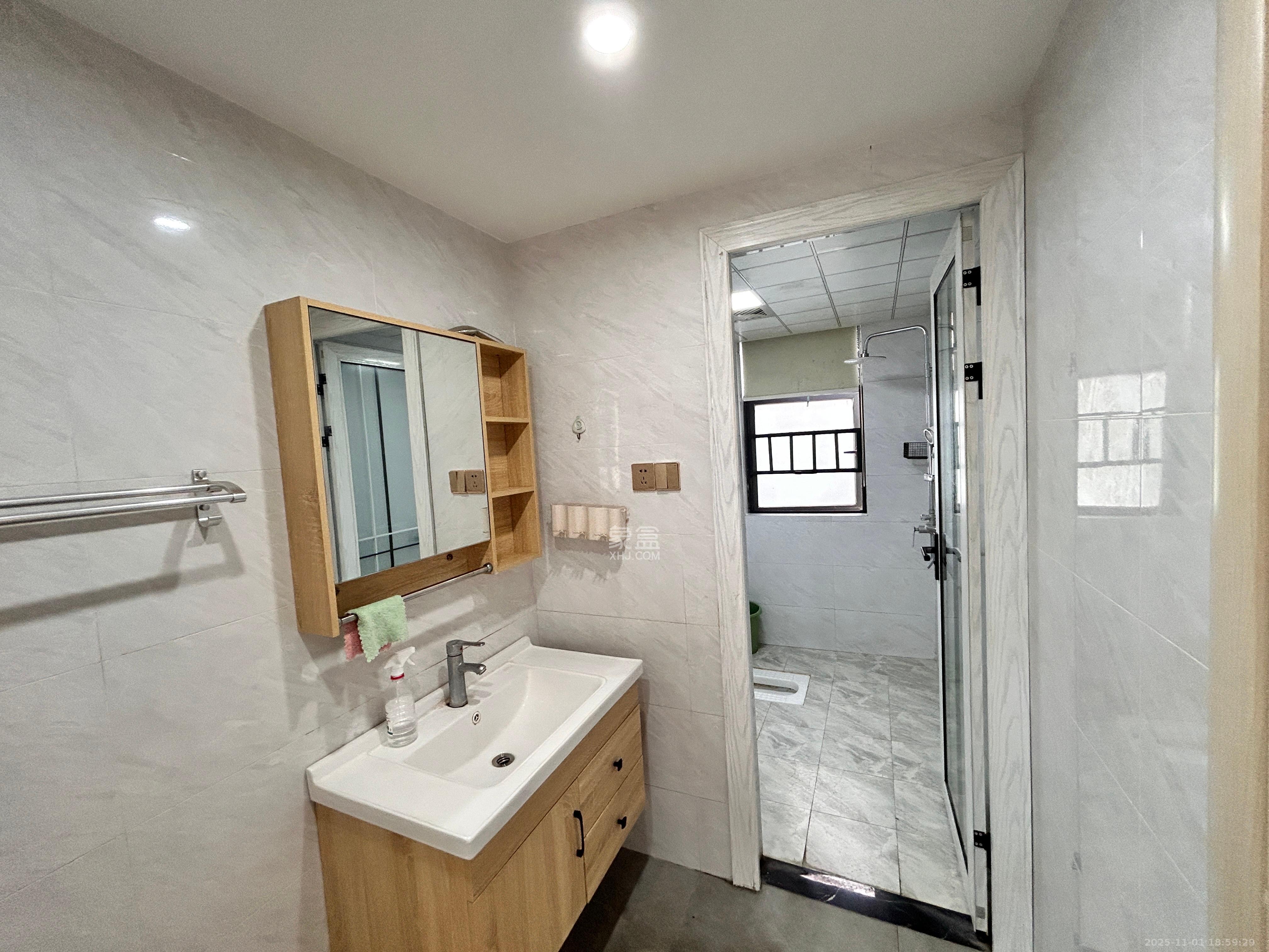 长盛岚庭 3室2厅1卫 2600.0元/月 长盛岚庭 3室2厅1卫 2600.0元/月室内图