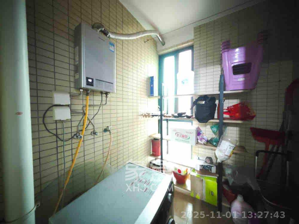 恒大城 3室2厅2卫 2100.0元/月 恒大城 3室2厅2卫 2100.0元/月室内图