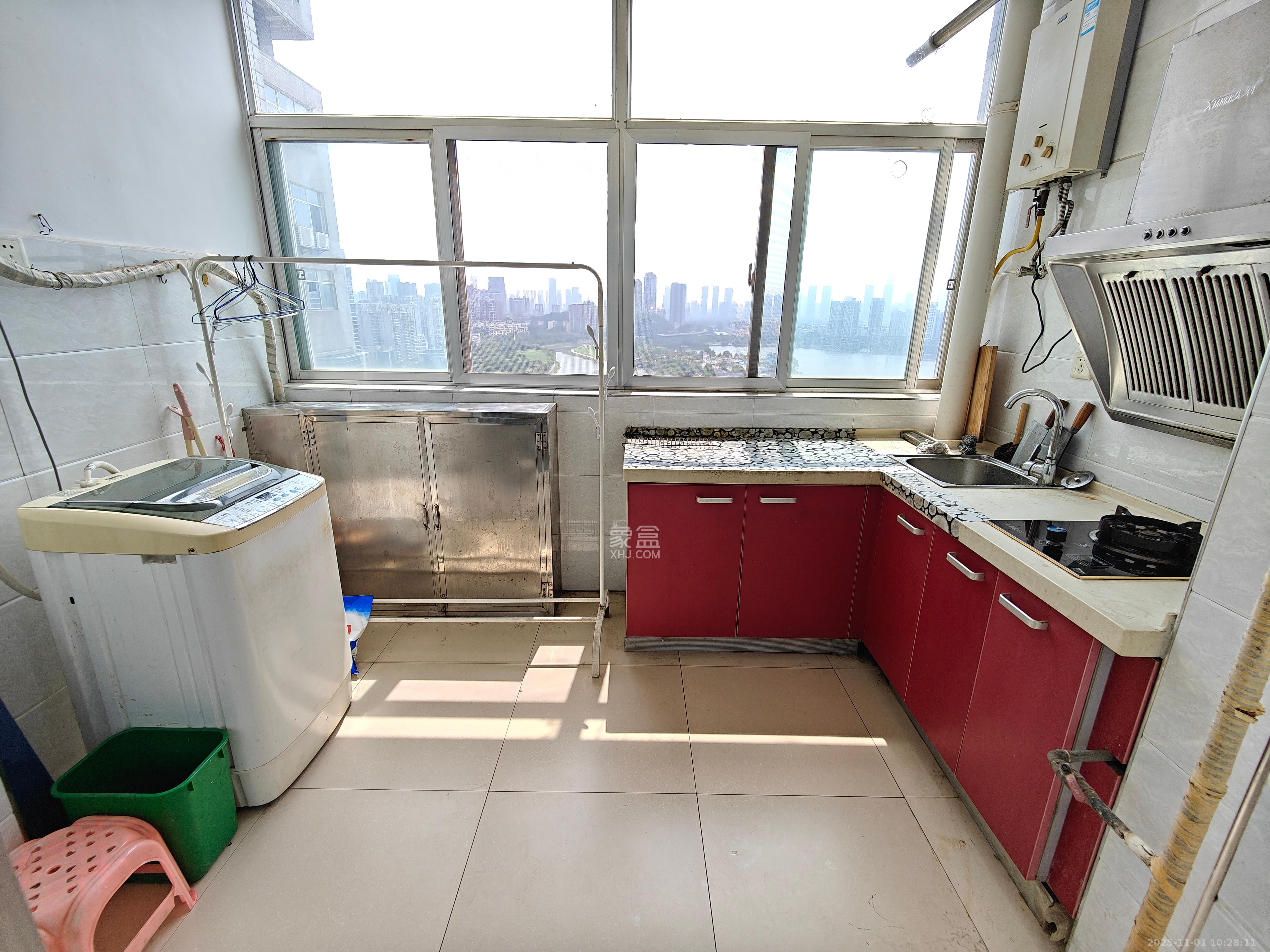 观湖公寓 1室1厅1卫 1500.0元/月 观湖公寓 1室1厅1卫 1500.0元/月室内图