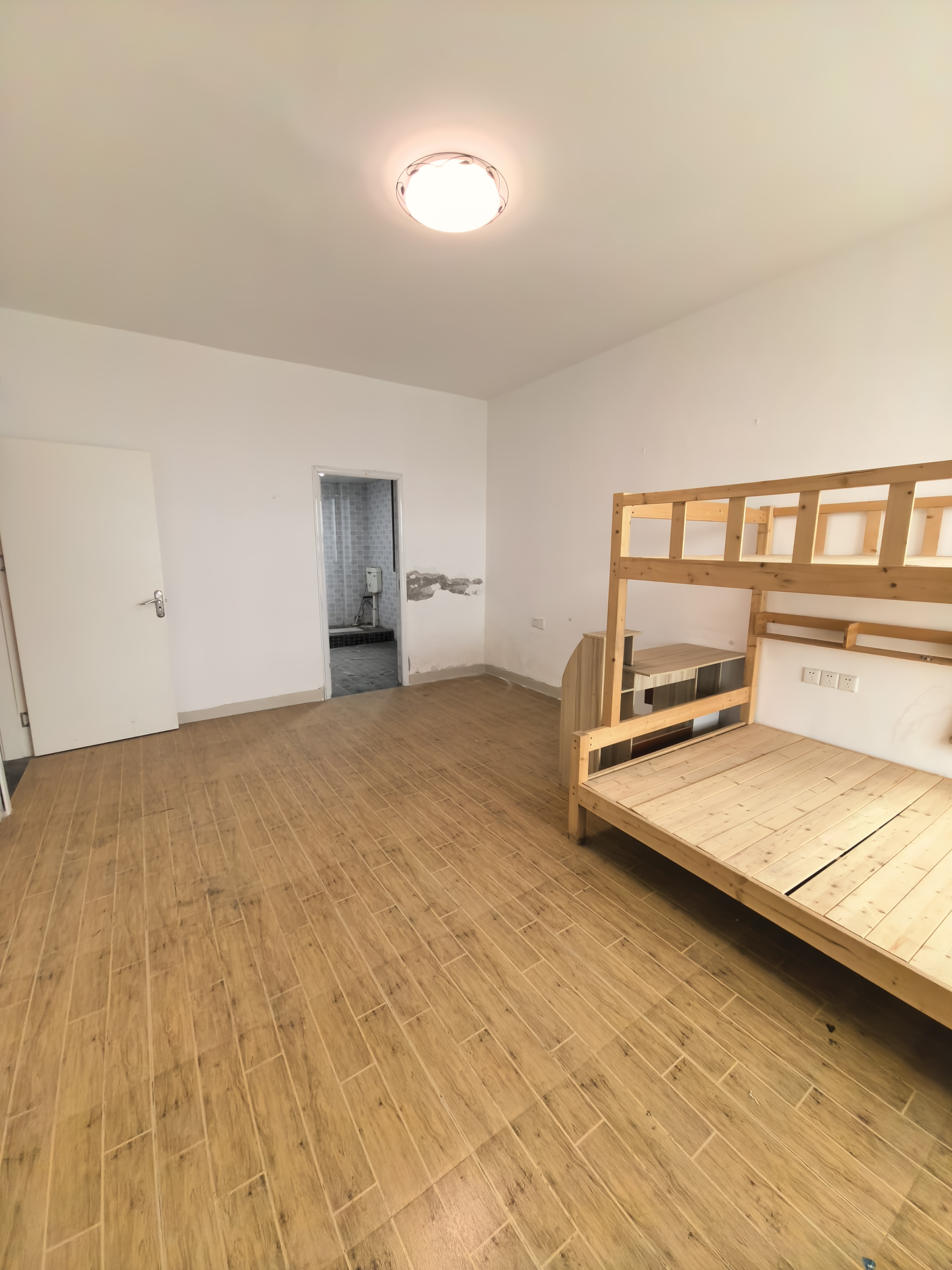 华亿明珠 4室2厅2卫 2000.0元/月 华亿明珠 4室2厅2卫 2000.0元/月室内图