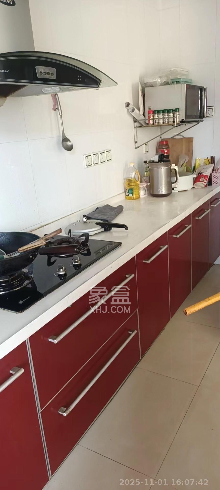 圣爵菲斯  3室2厅2卫    2200.0元/月室内图