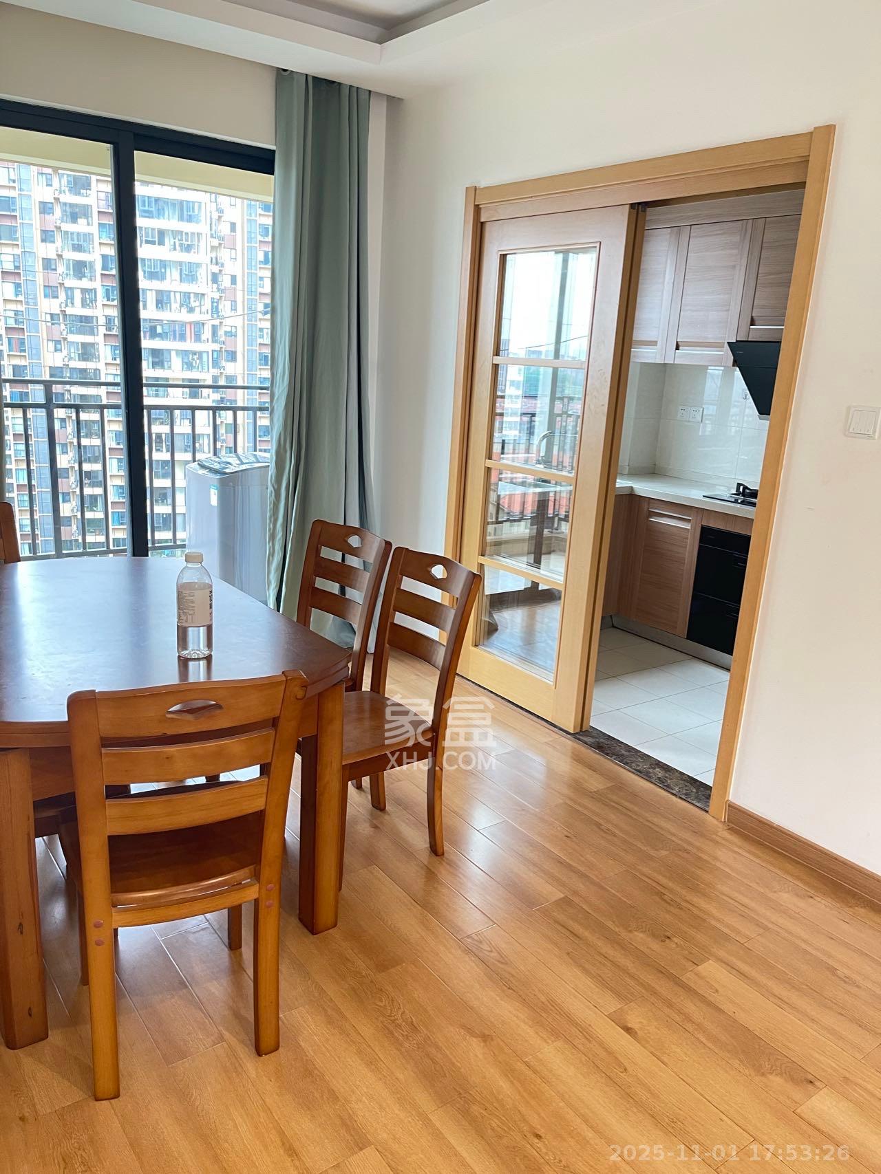 中建璟和城  4室2厅2卫    2400.0元/月