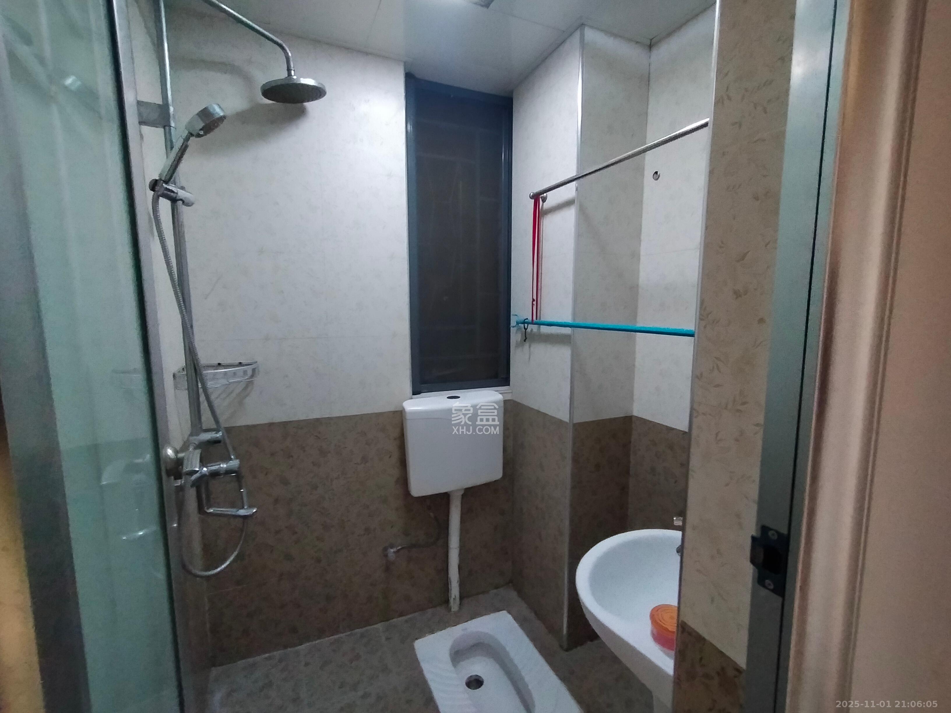 翡翠云天 3室2厅2卫 2000.0元/月 翡翠云天 3室2厅2卫 2000.0元/月室内图