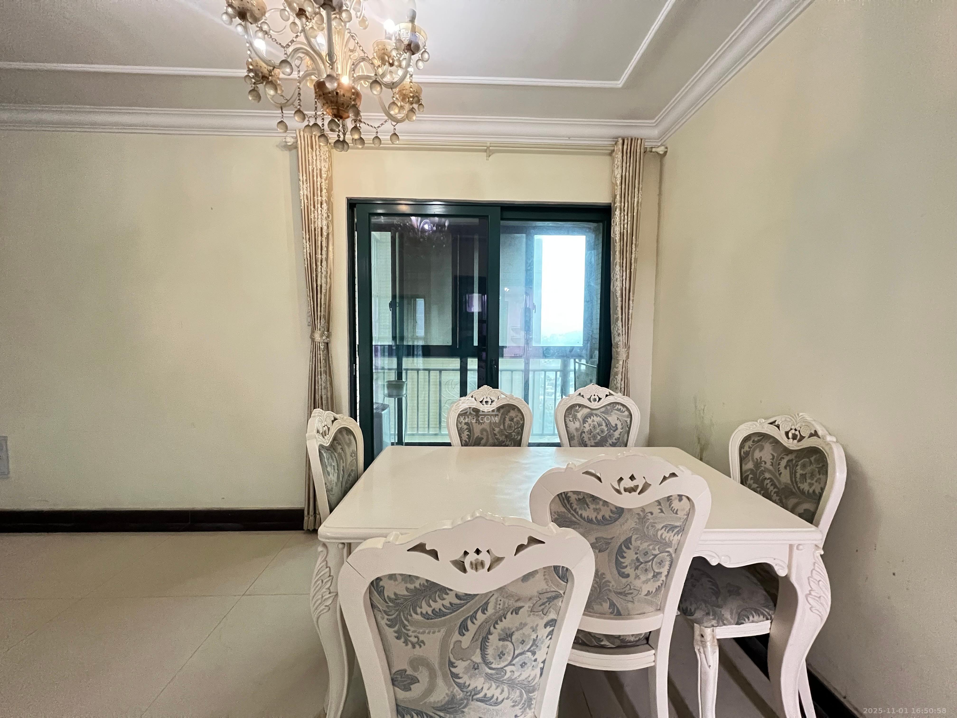 恒大雅苑  3室2厅2卫    2400.0元/月室内图