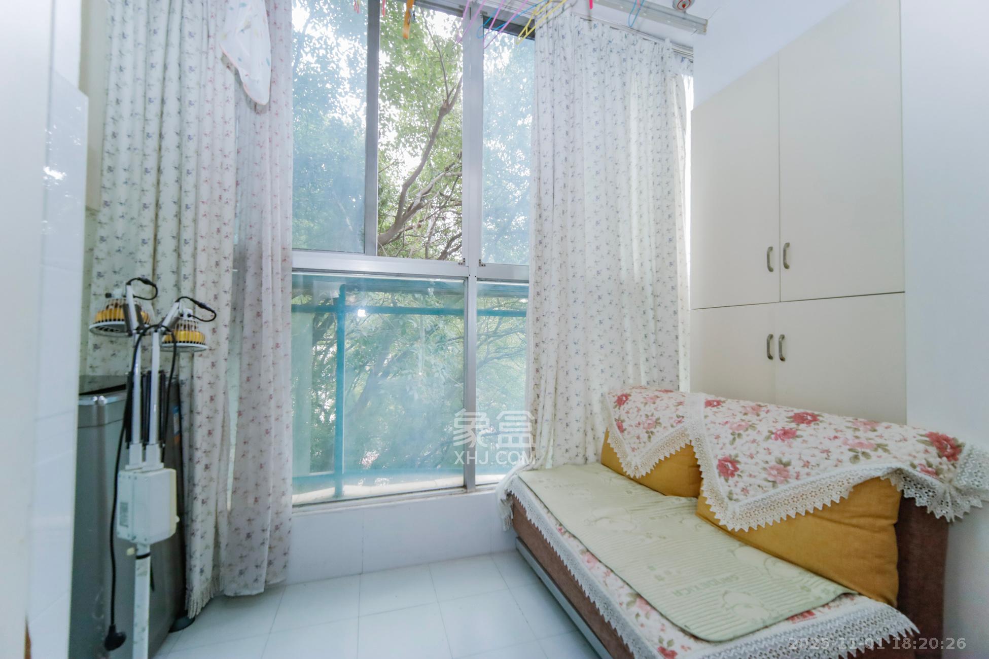 中建桂苑  3室2厅1卫    78.0万阳台