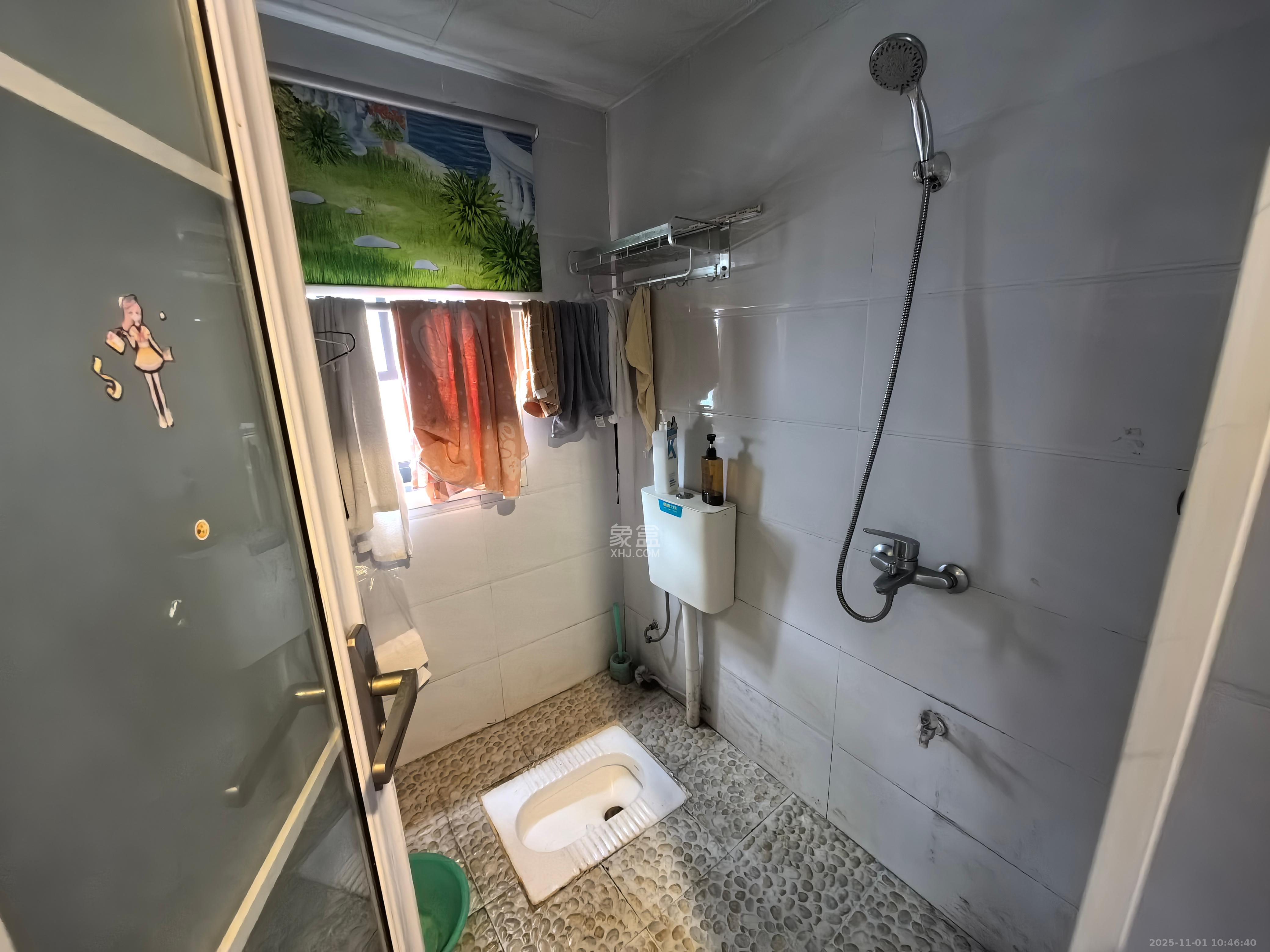 中交中央公园D4区  2室2厅1卫    2400.0元/月