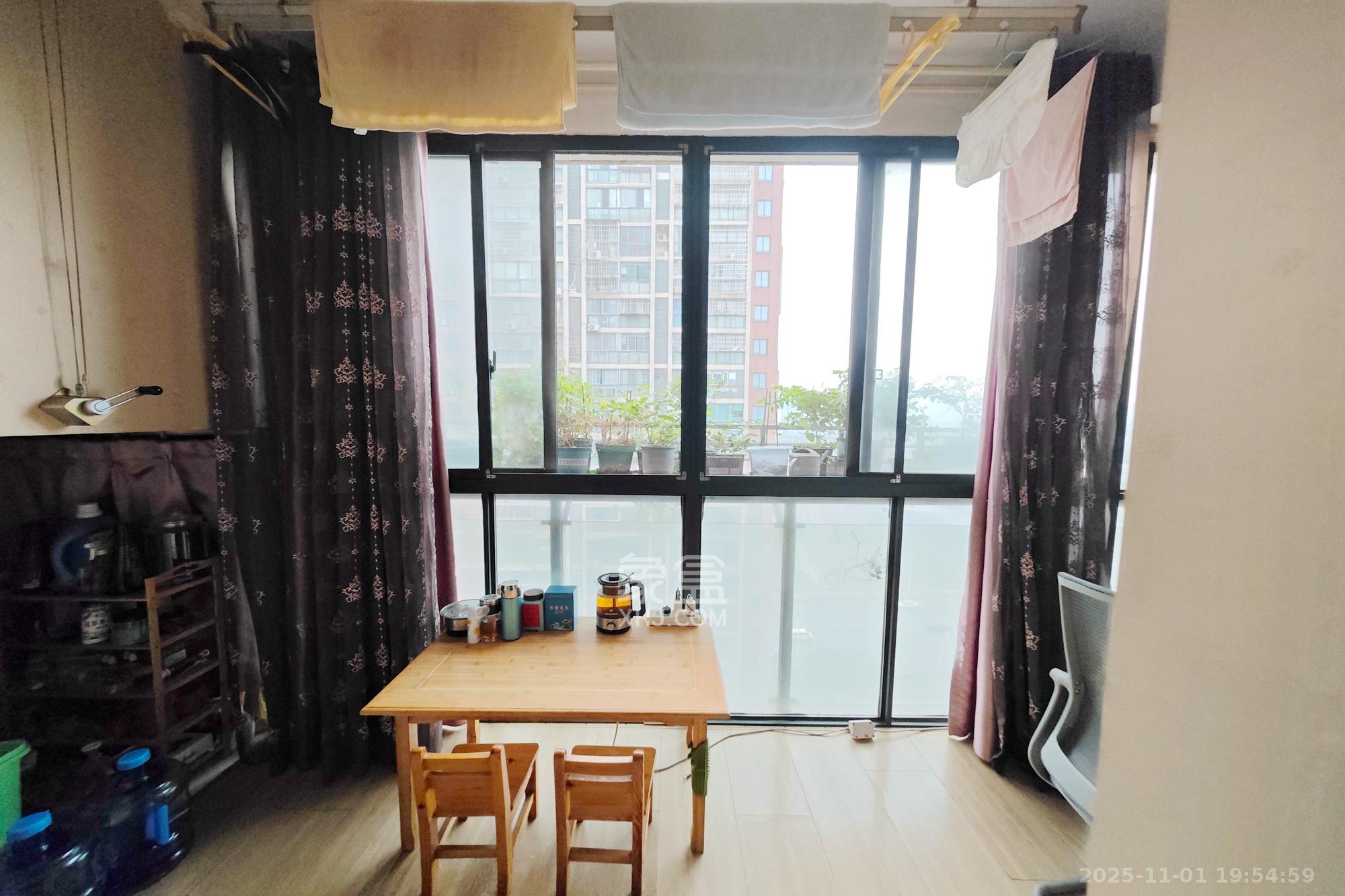 尊邸华庭  1室1厅1卫    28.8万阳台