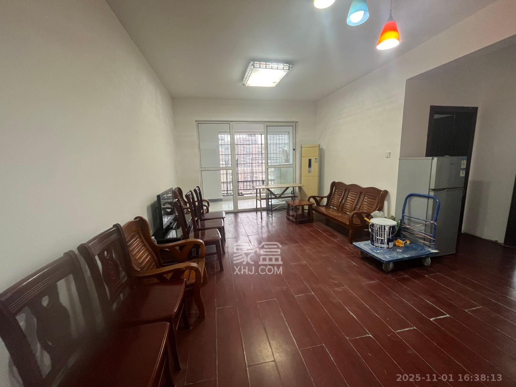 上河国际C区  3室1厅1卫    2100.0元/月