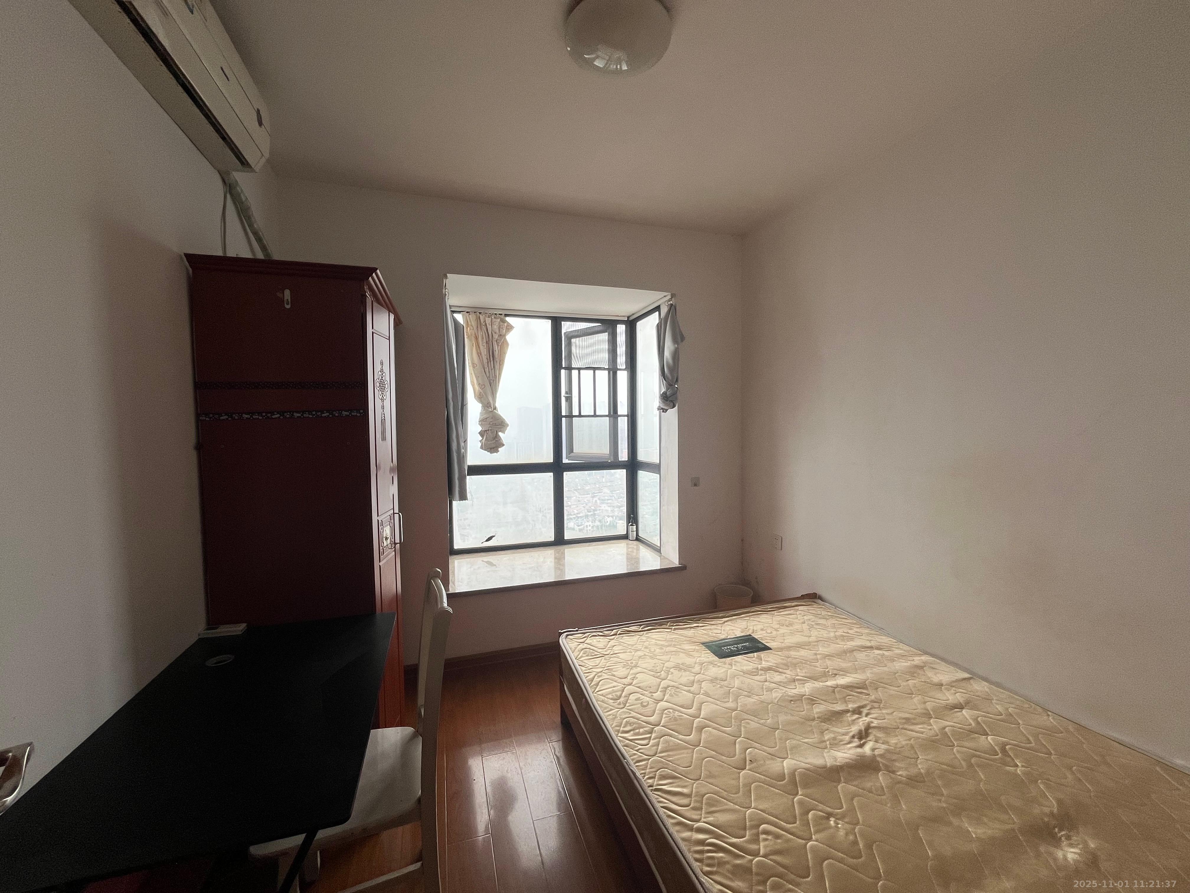 天元涉外桃园  3室2厅2卫    2500.0元/月室内图