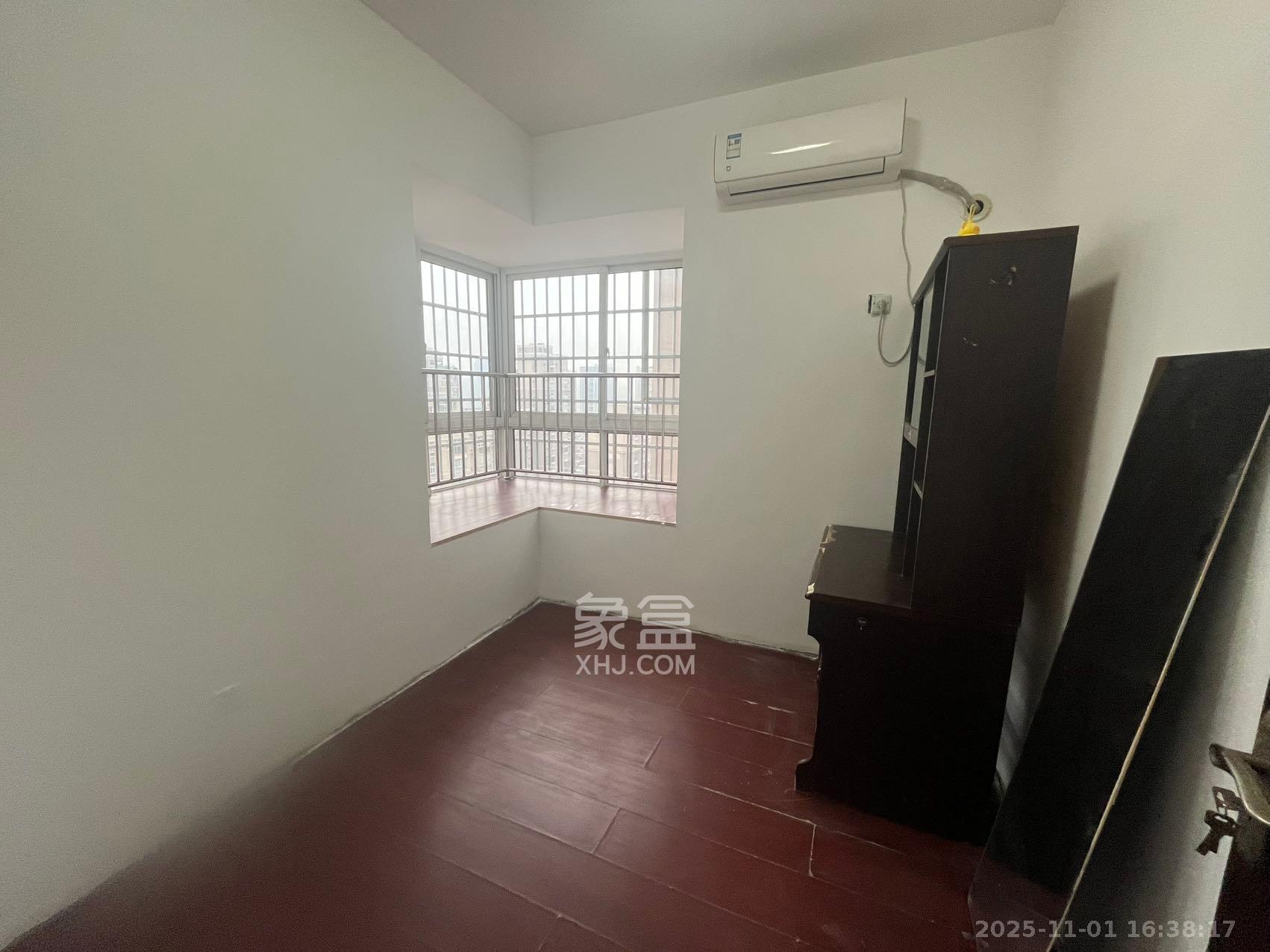 上河国际C区 3室1厅1卫 2100.0元/月 上河国际C区 3室1厅1卫 2100.0元/月室内图