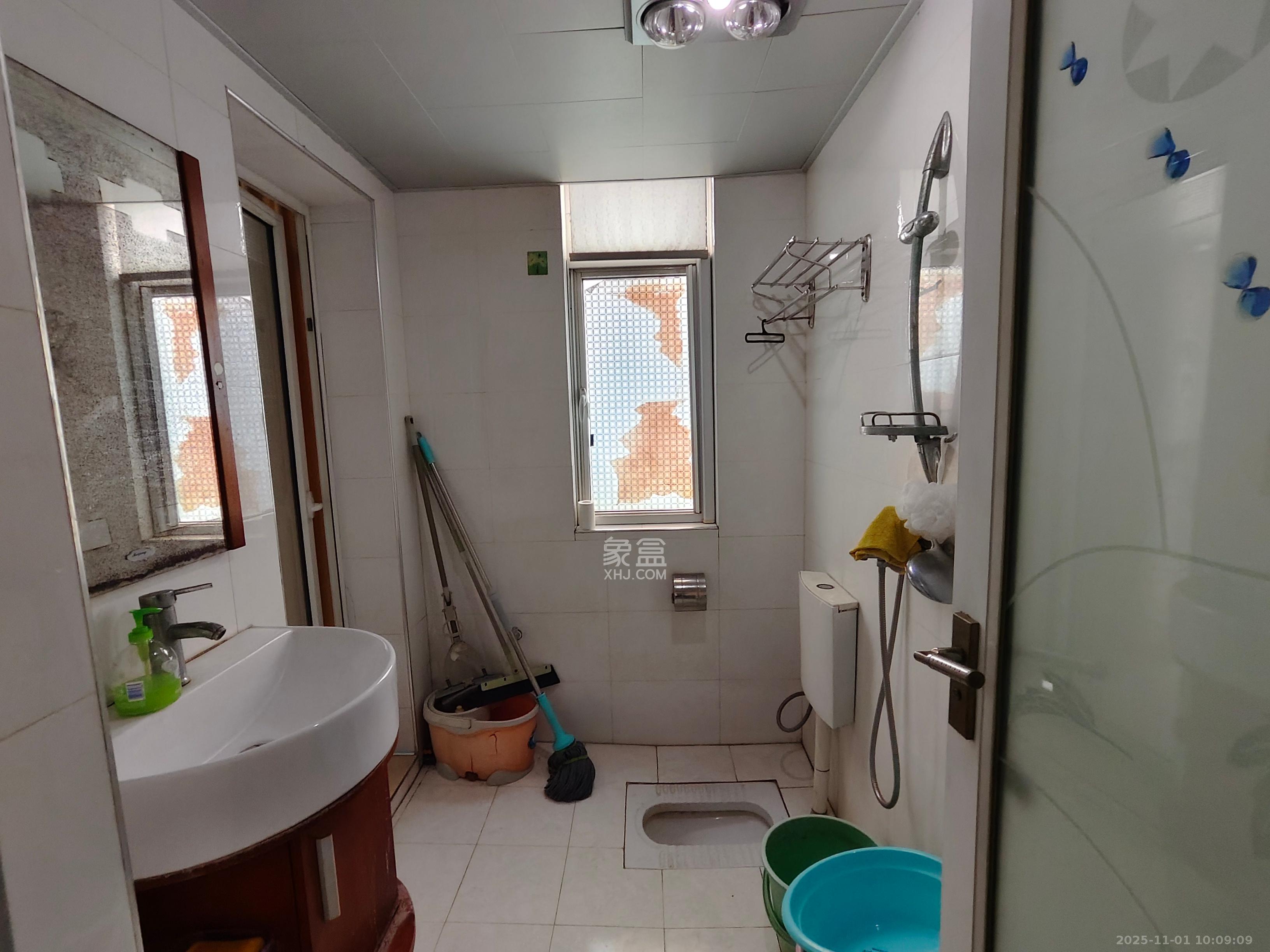 麓山枫情  2室1厅1卫    2200.0元/月室内图