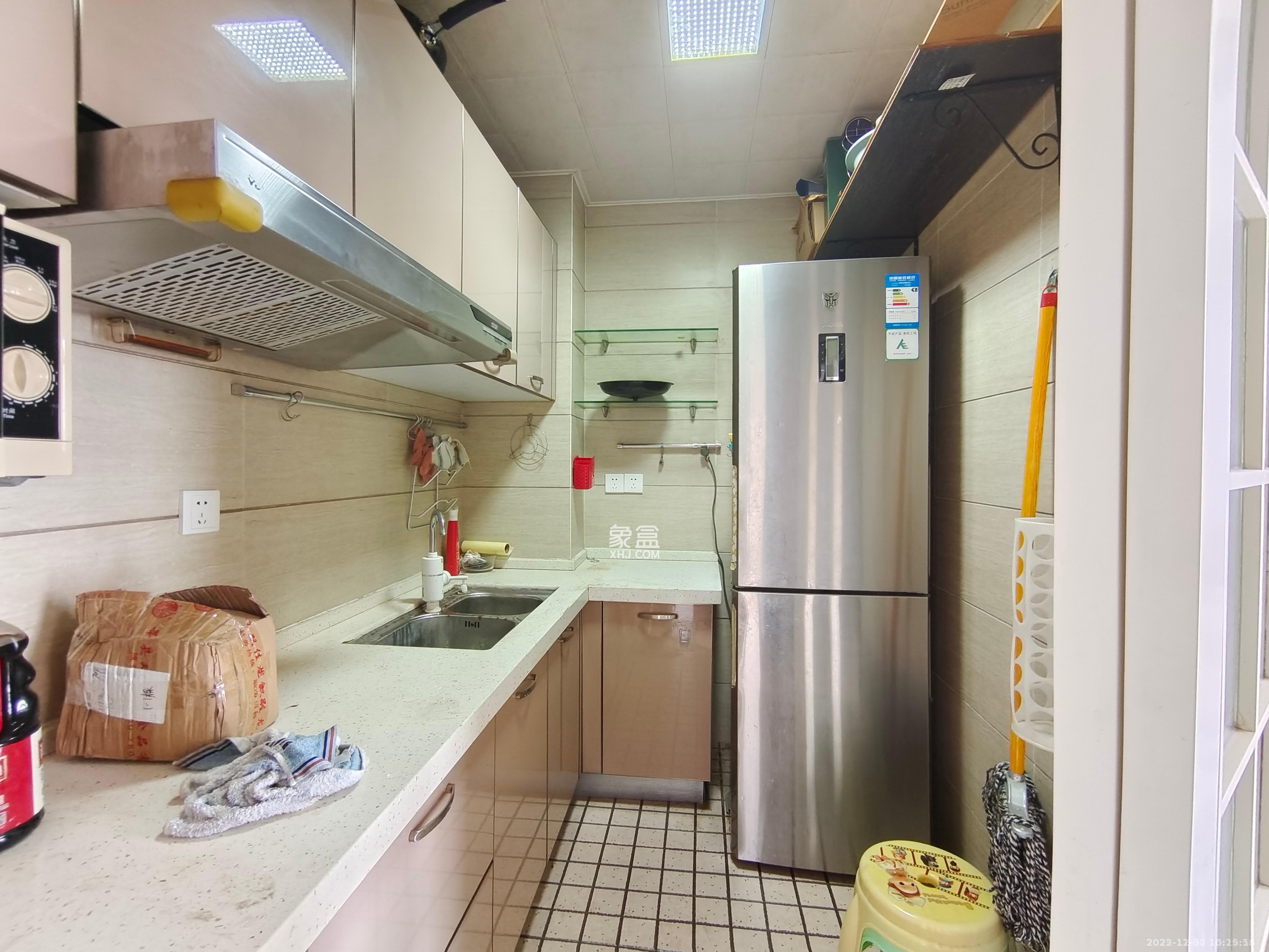 阳光100三期  2室2厅1卫    1900.0元/月室内图