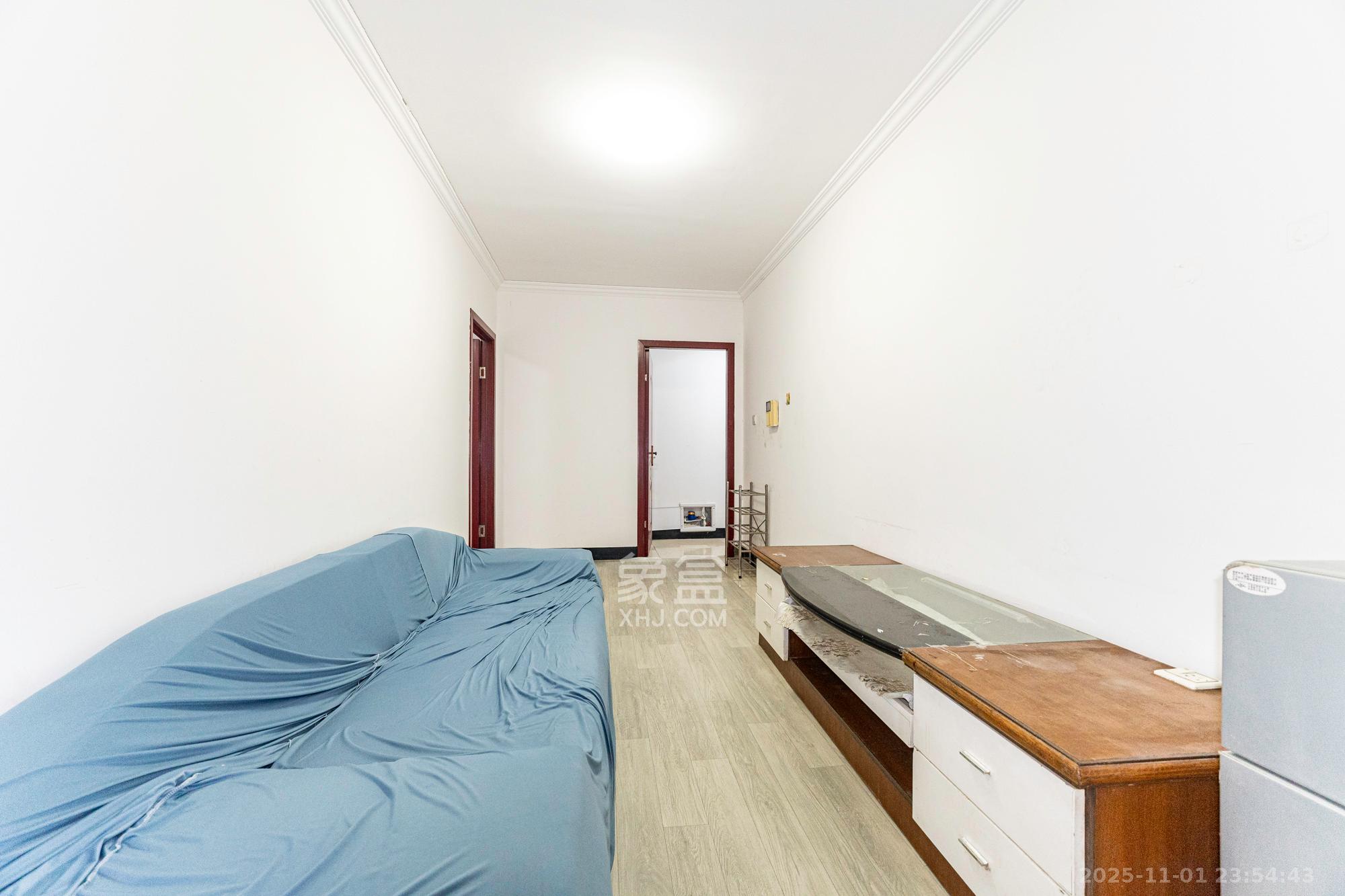 长沙县公安局单位房  3室2厅2卫    71.8万客厅