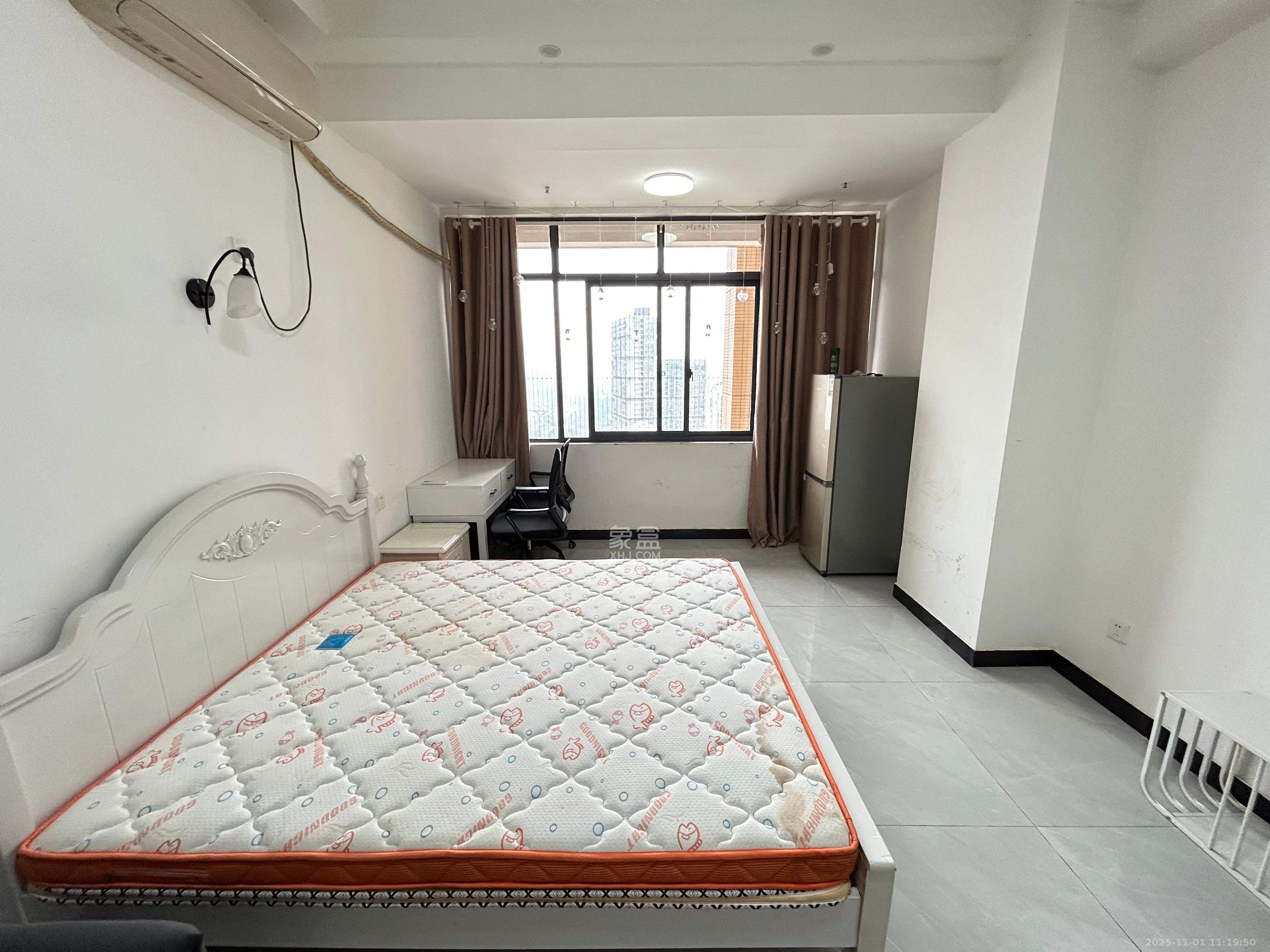 西子湖畔沃府  1室1厅1卫    1700.0元/月 西子湖畔沃府  1室1厅1卫    1700.0元/月室内图