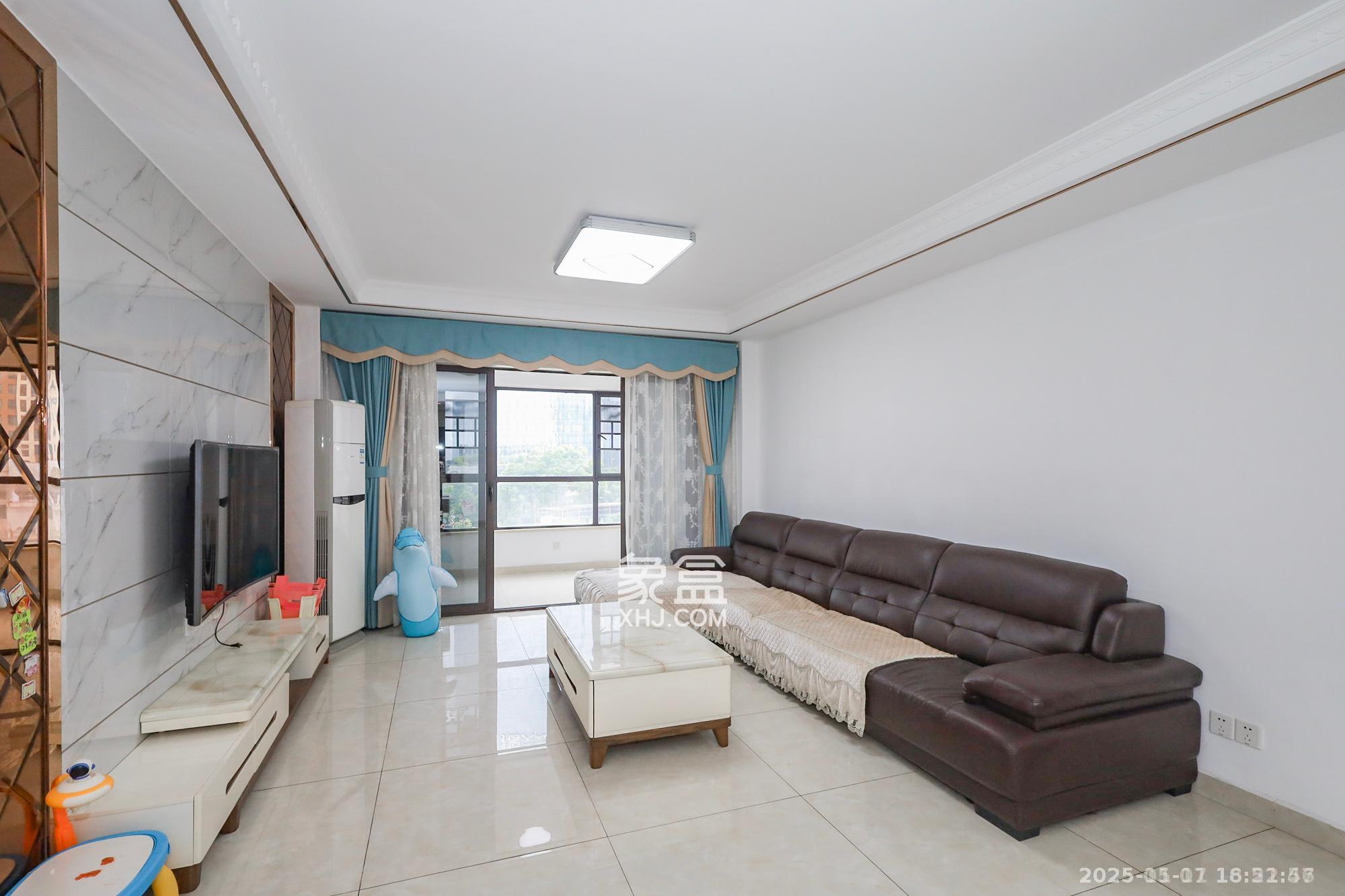 南山雍江汇（滨江国际新城）  3室2厅2卫    3700.0元/月室内图