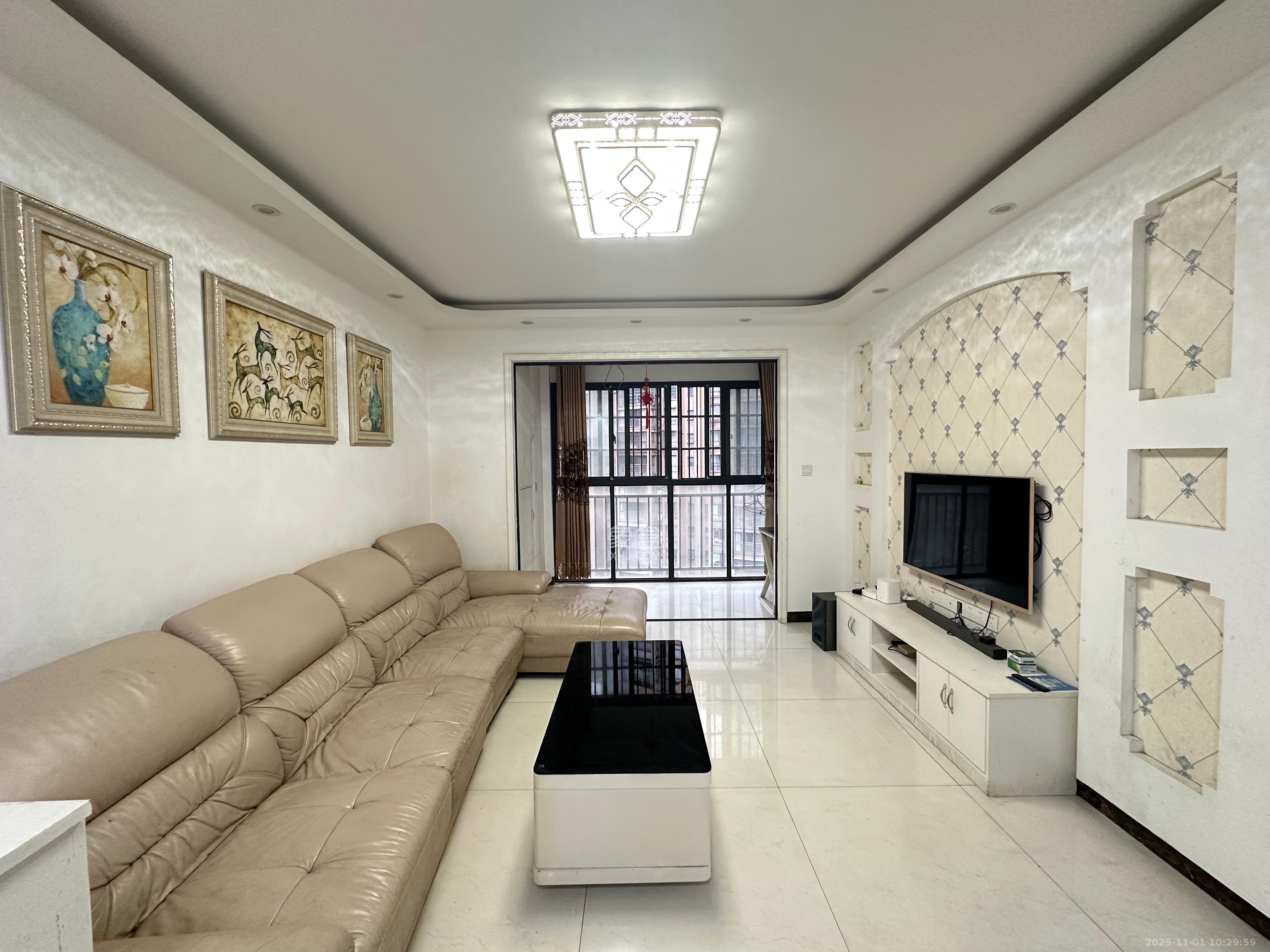 秀峰景园（领秀峰）  3室2厅1卫    1900.0元/月室内图1