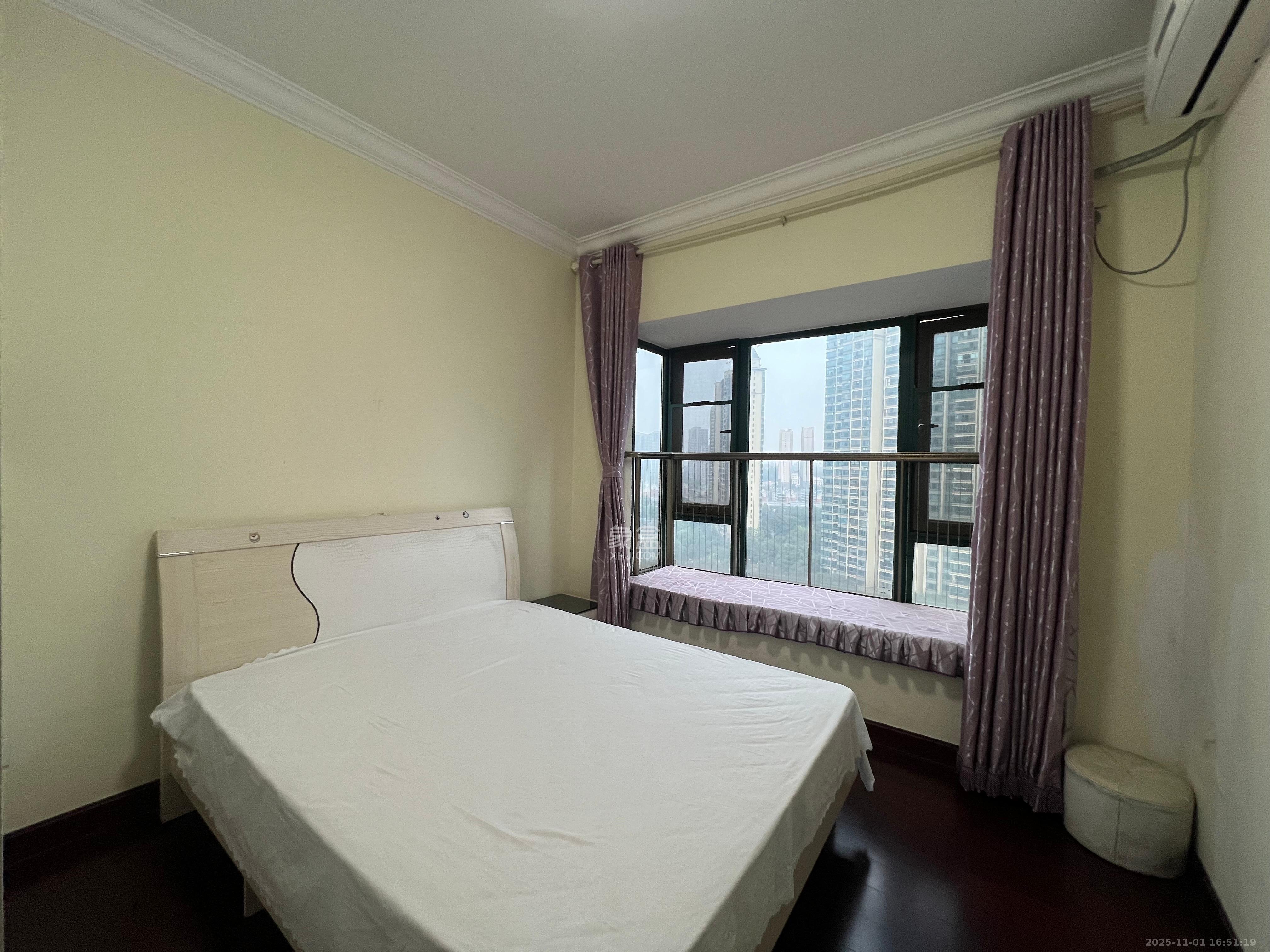 恒大雅苑  3室2厅2卫    2400.0元/月室内图