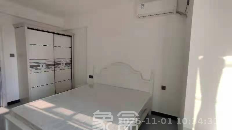 长房云时代  1室2厅2卫    3000.0元/月室内图