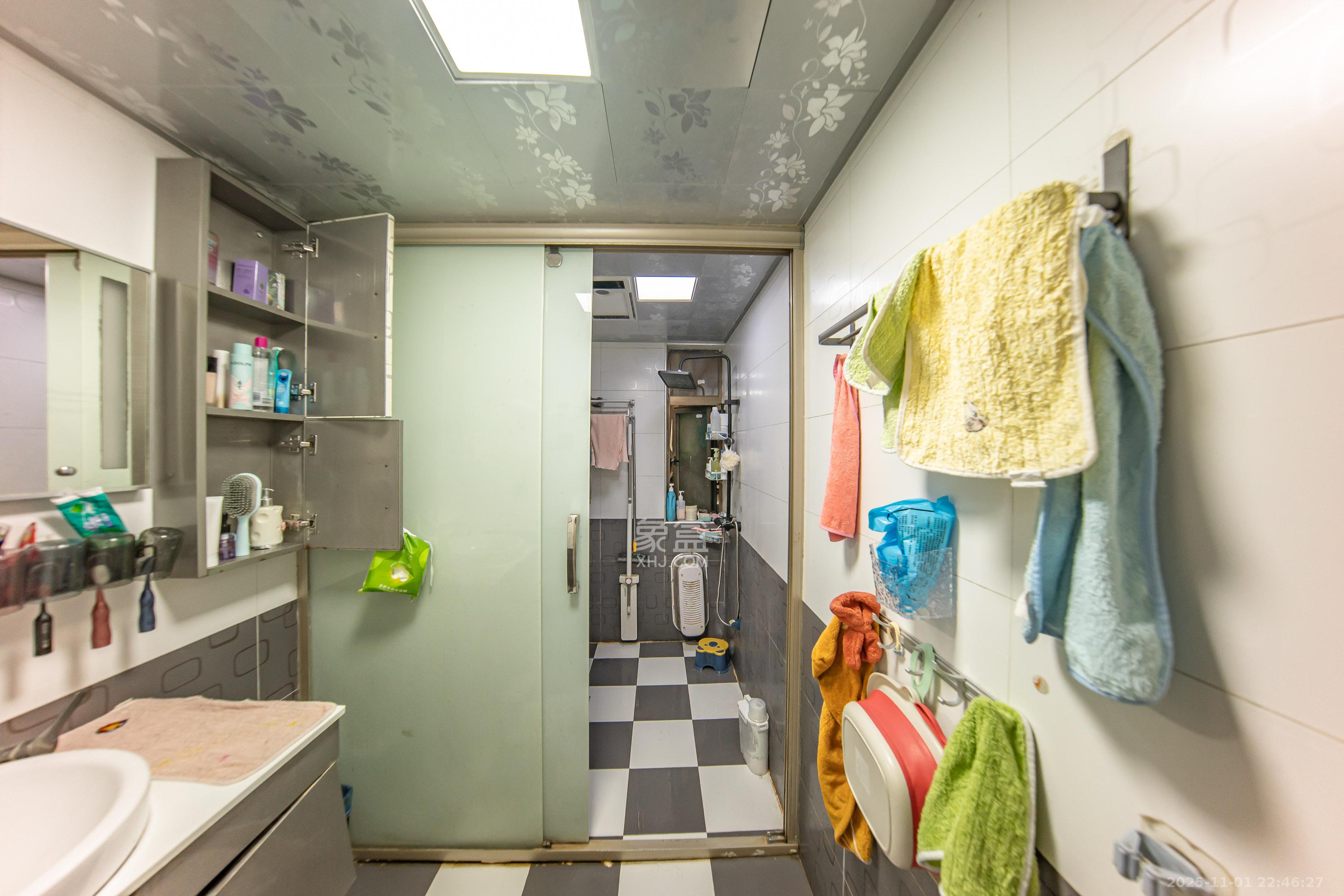 江山帝景哈佛 1室0厅0卫 80.0万 江山帝景哈佛 1室0厅0卫 80.0万卫生间