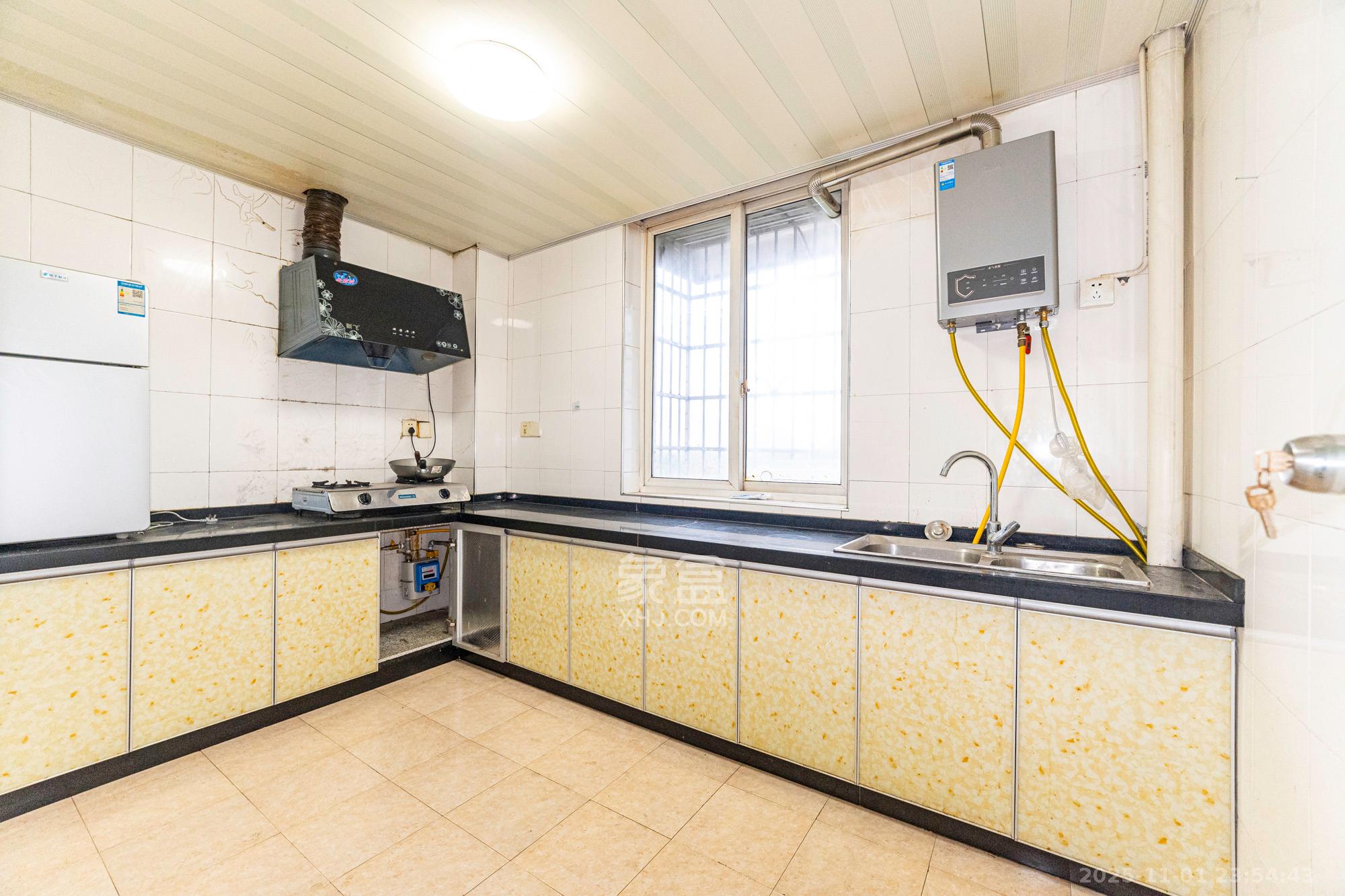 长沙县公安局单位房  3室2厅2卫    71.8万厨房