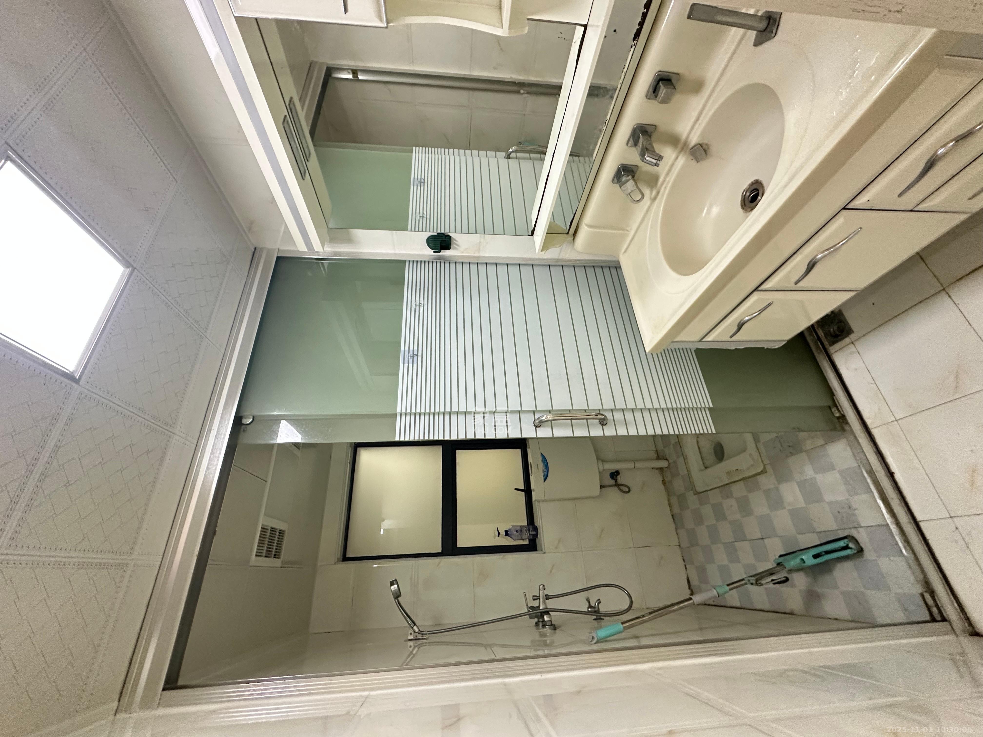 秀峰景园（领秀峰）  3室2厅1卫    1900.0元/月室内图