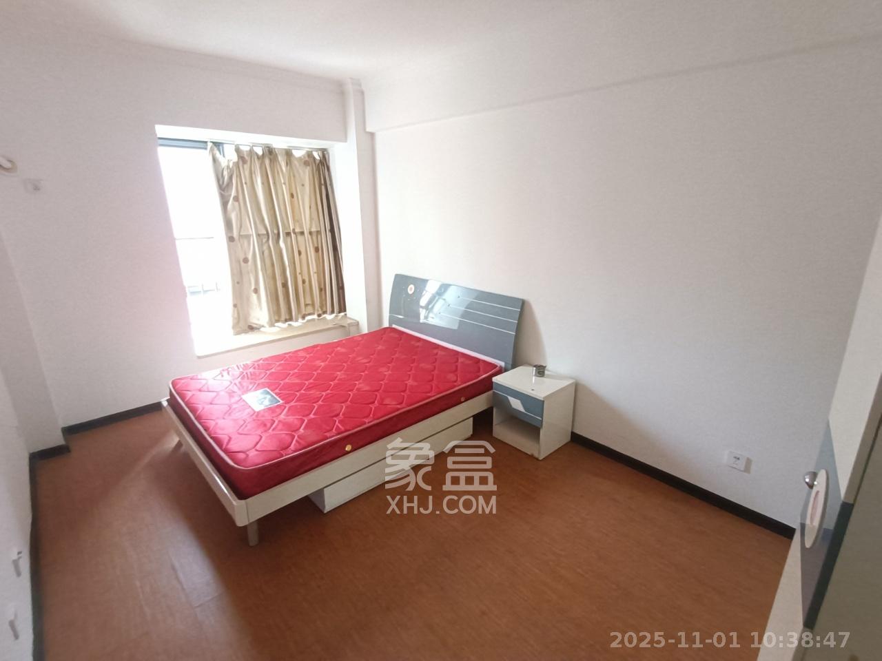 珠江花城二期扶水岸  3室2厅2卫    2300.0元/月室内图