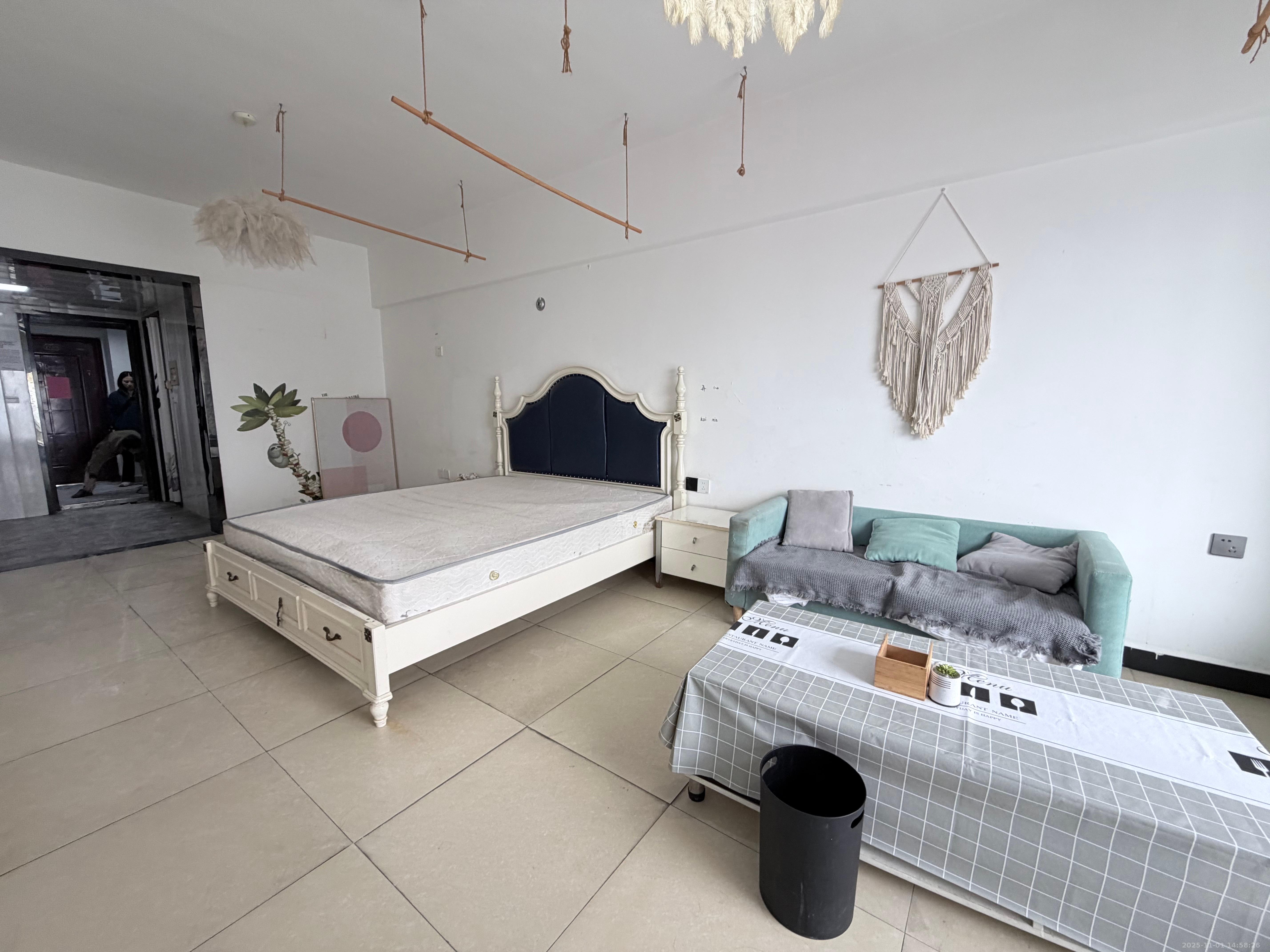 蚂蚁工房 1室1厅1卫 1700.0元/月 蚂蚁工房 1室1厅1卫 1700.0元/月室内图