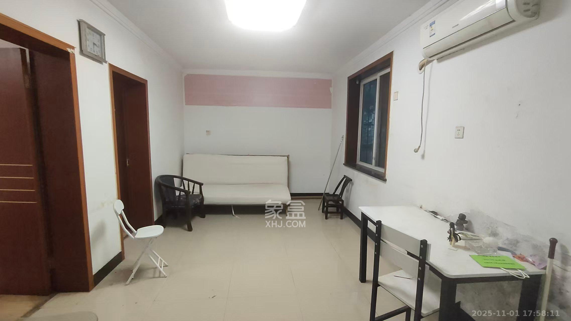 向东南社区 2室1厅1卫 1400.0元/月 向东南社区 2室1厅1卫 1400.0元/月室内图