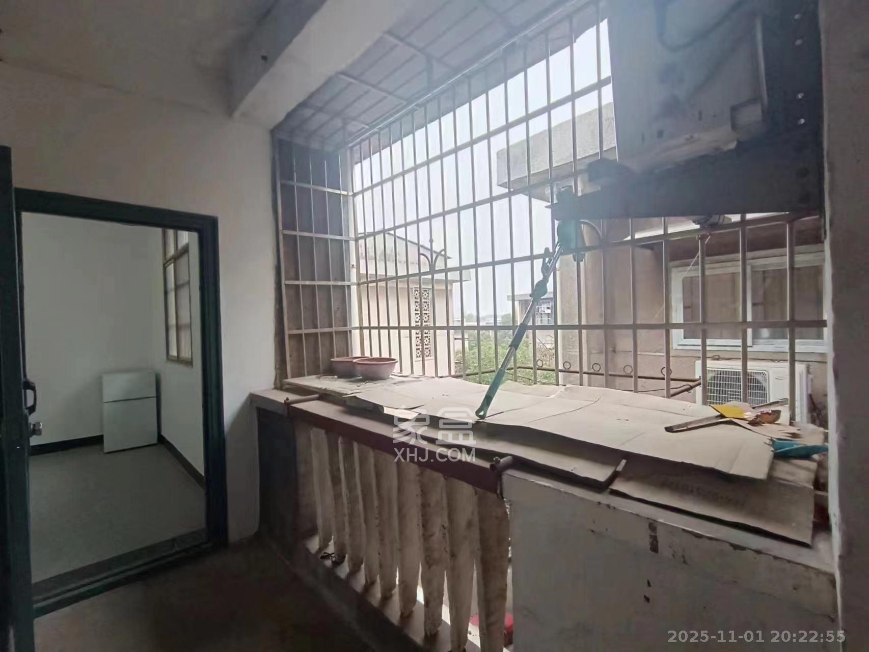 砂子塘社区  1室1厅1卫    1200.0元/月室内图