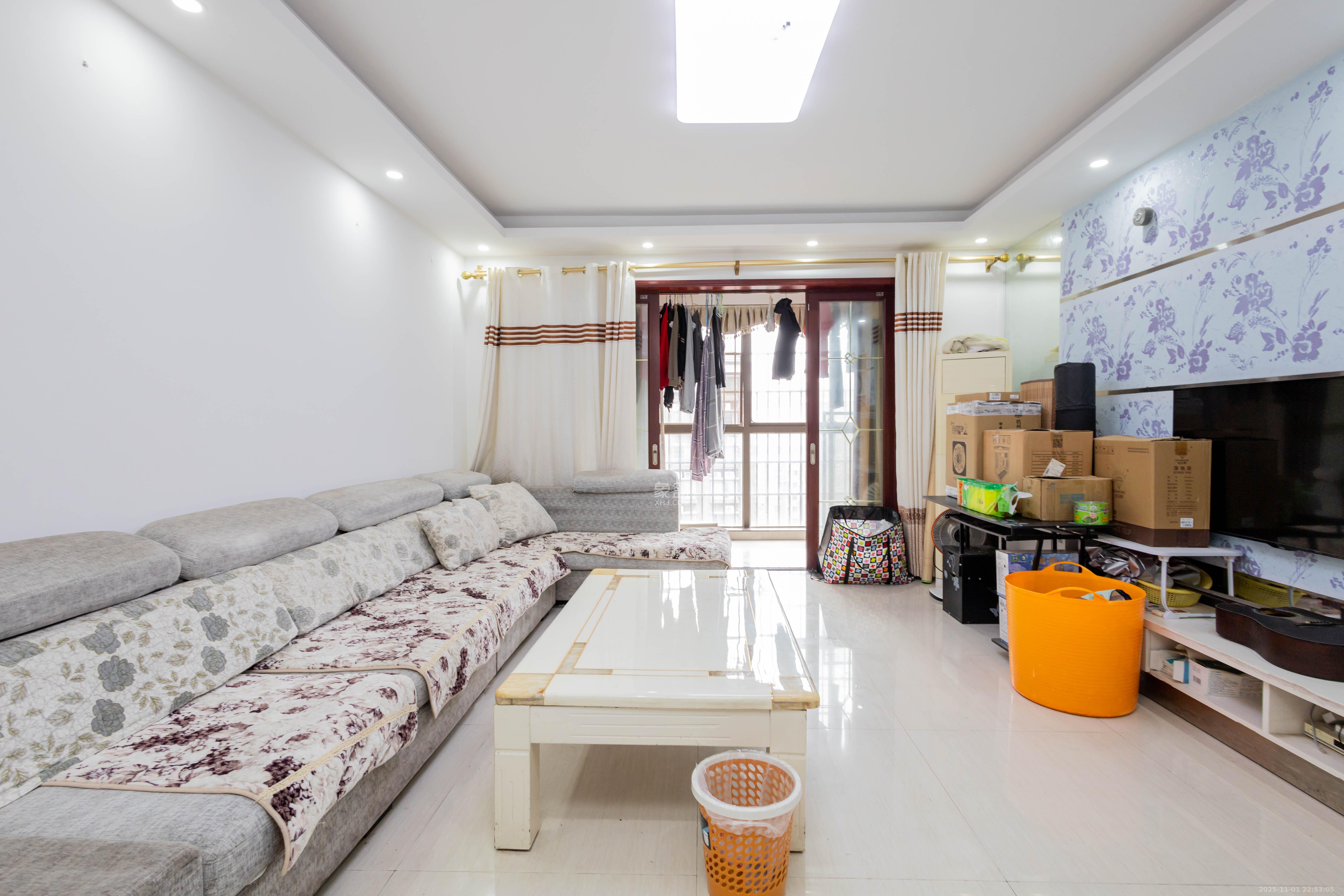 方略潇邦  3室2厅1卫    87.0万客厅