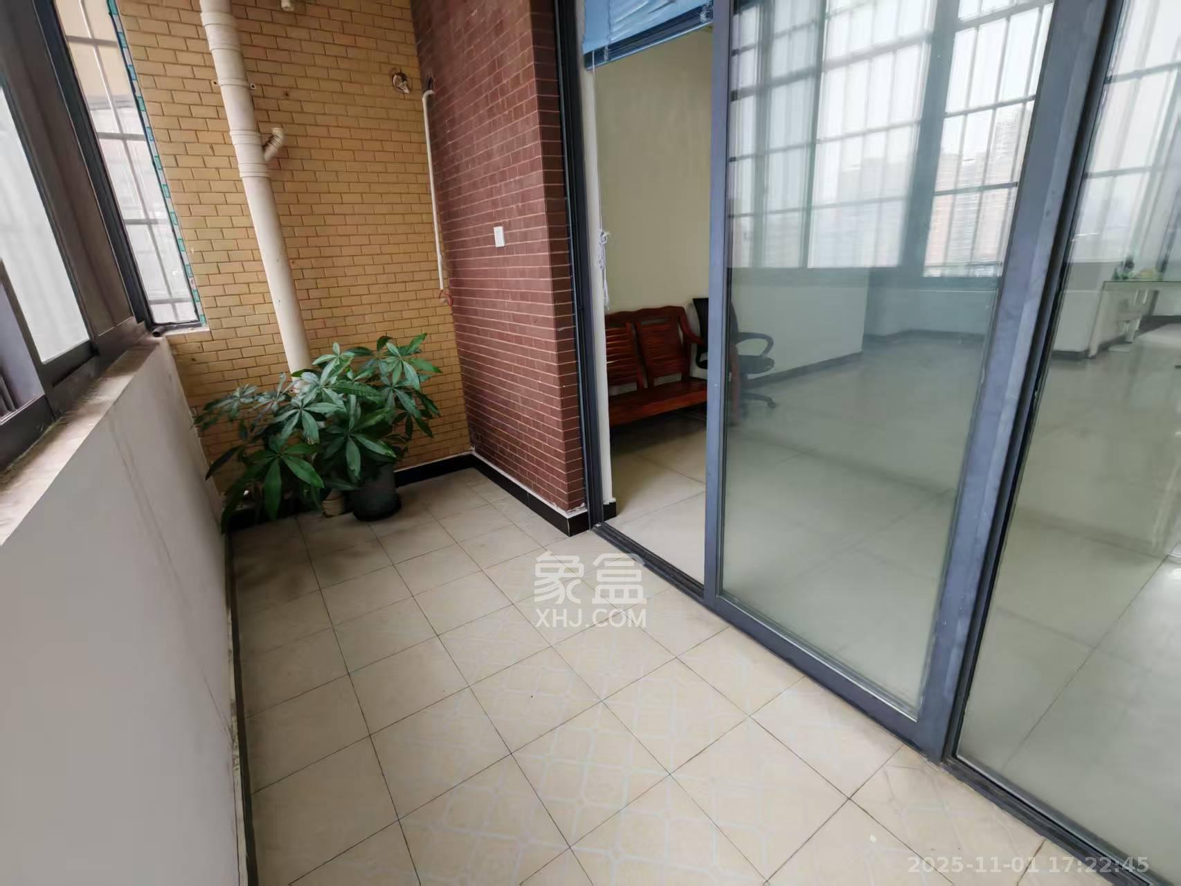 中国铁建国际城一期  4室2厅2卫    1600.0元/月室内图