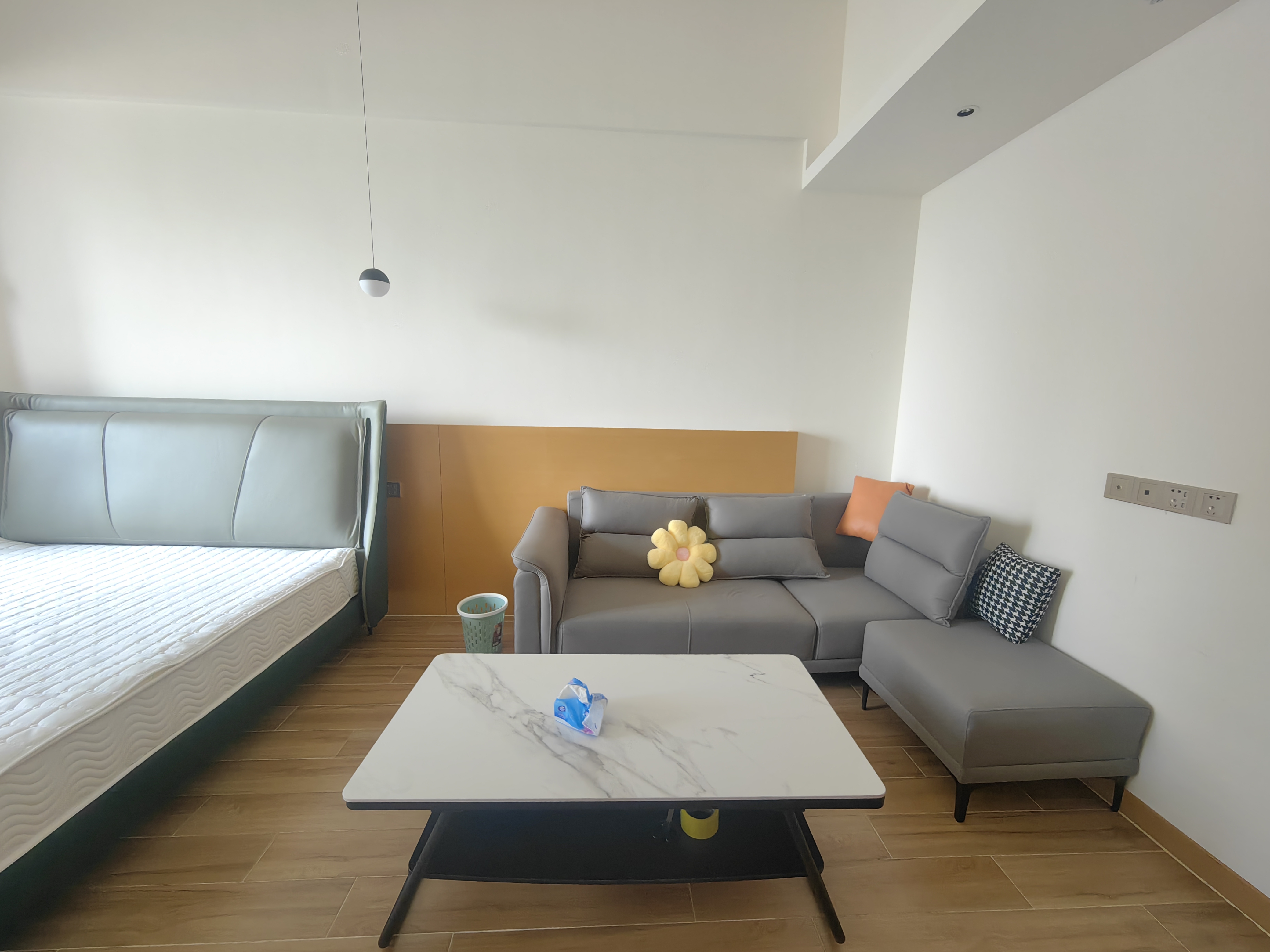 海航豪庭南苑  1室1厅1卫    2400.0元/月 海航豪庭南苑  1室1厅1卫    2400.0元/月室内图