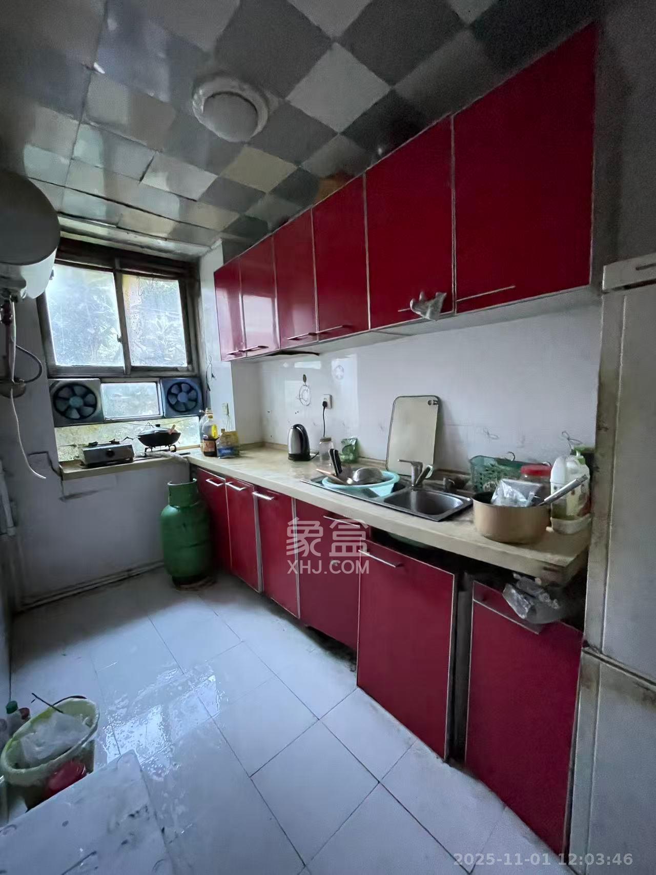 自然安置小区 2室1厅1卫 1500.0元/月 自然安置小区 2室1厅1卫 1500.0元/月室内图