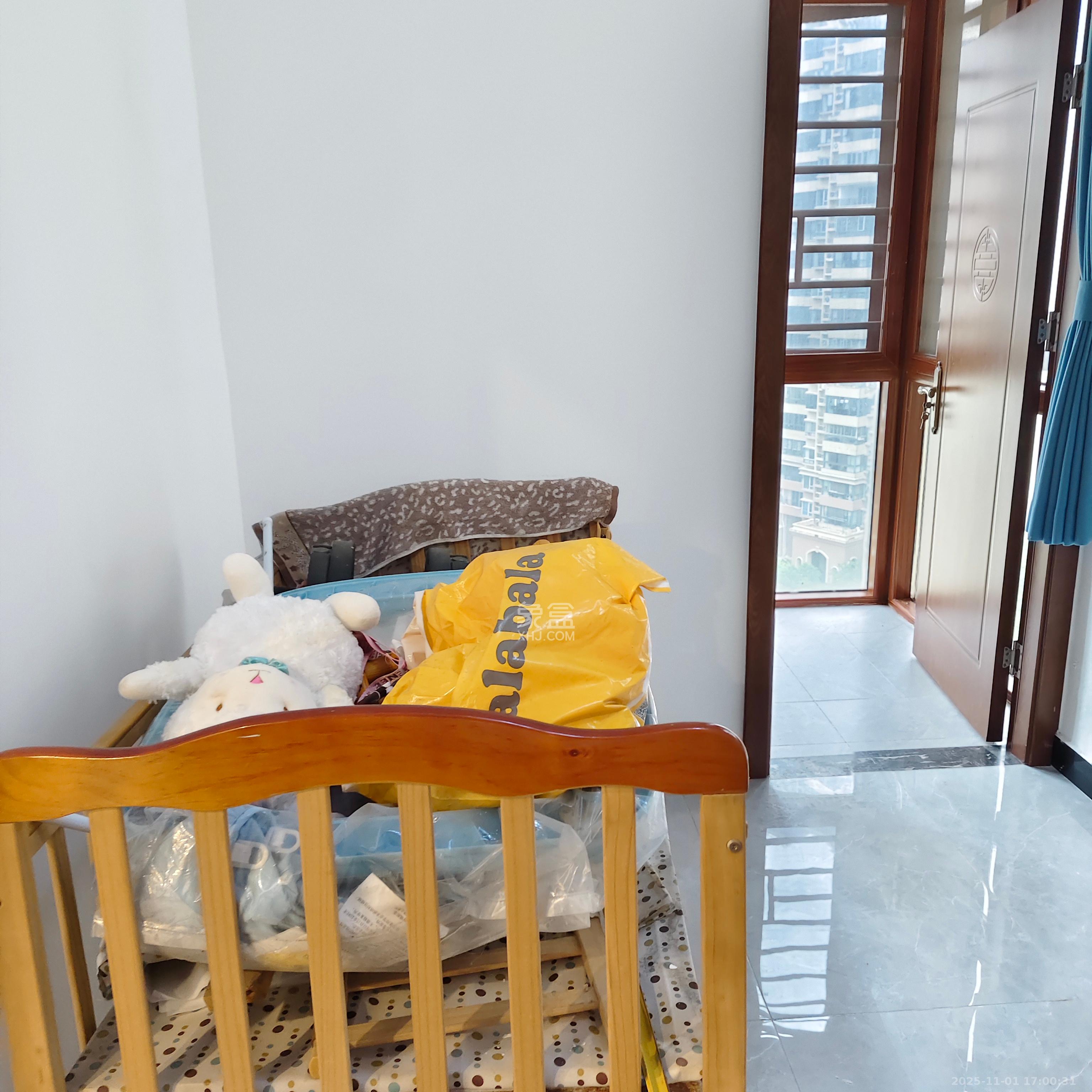 钱隆世家 3室2厅2卫 2600.0元/月 钱隆世家 3室2厅2卫 2600.0元/月室内图