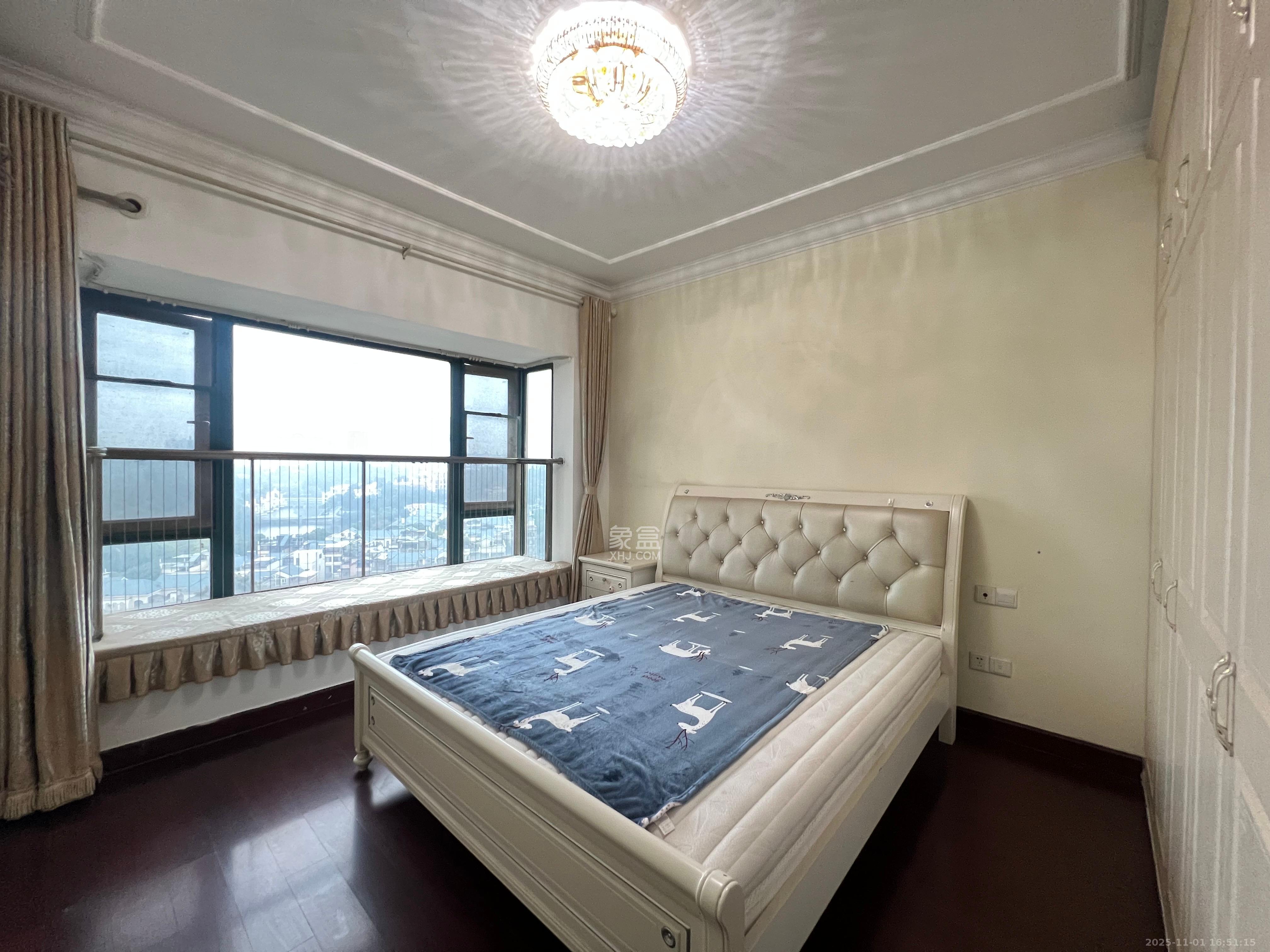 恒大雅苑  3室2厅2卫    2400.0元/月室内图