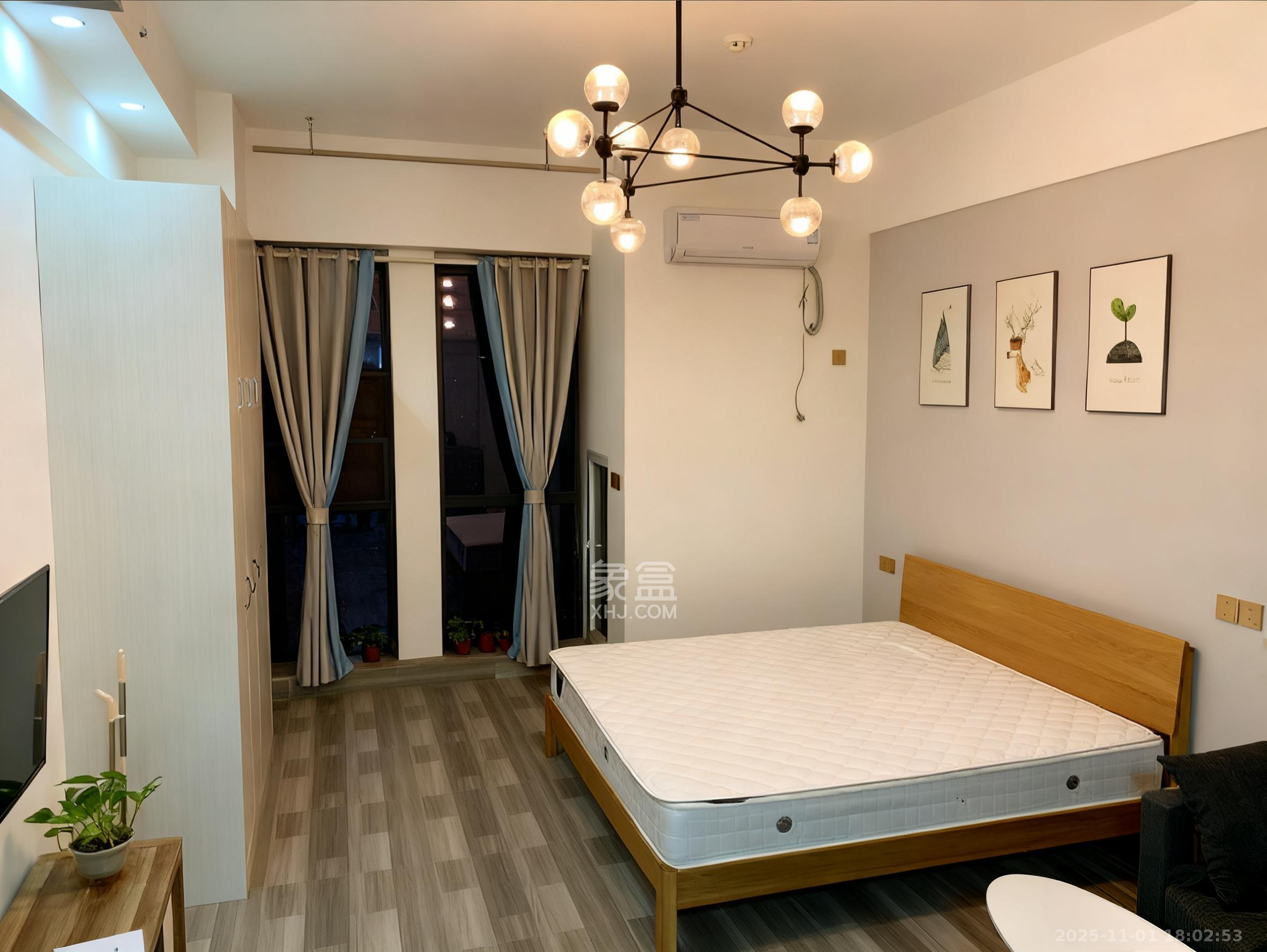 新世界广场  1室1厅1卫    1500.0元/月室内图