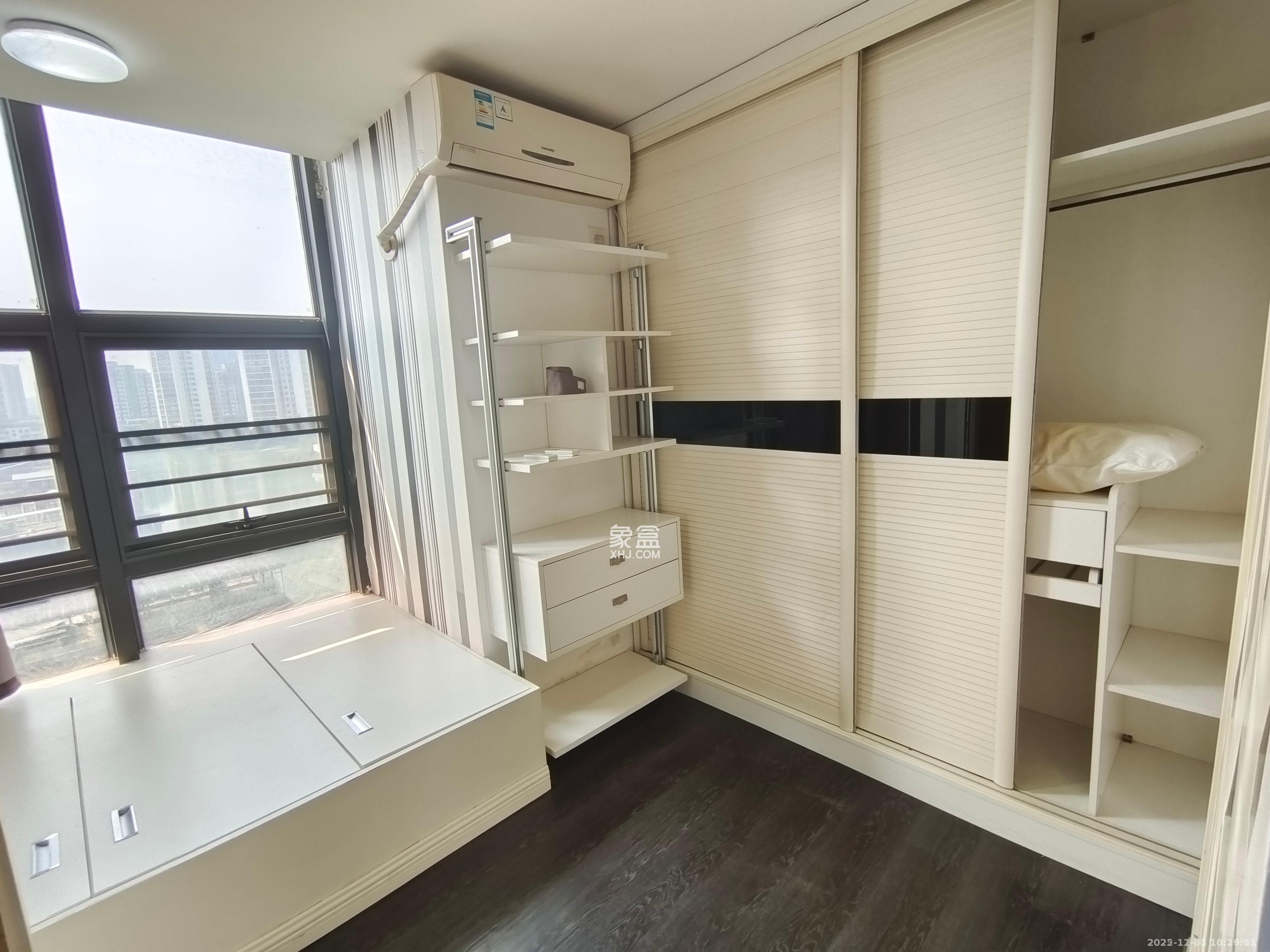 阳光100三期  2室2厅1卫    1900.0元/月 阳光100三期  2室2厅1卫    1900.0元/月室内图