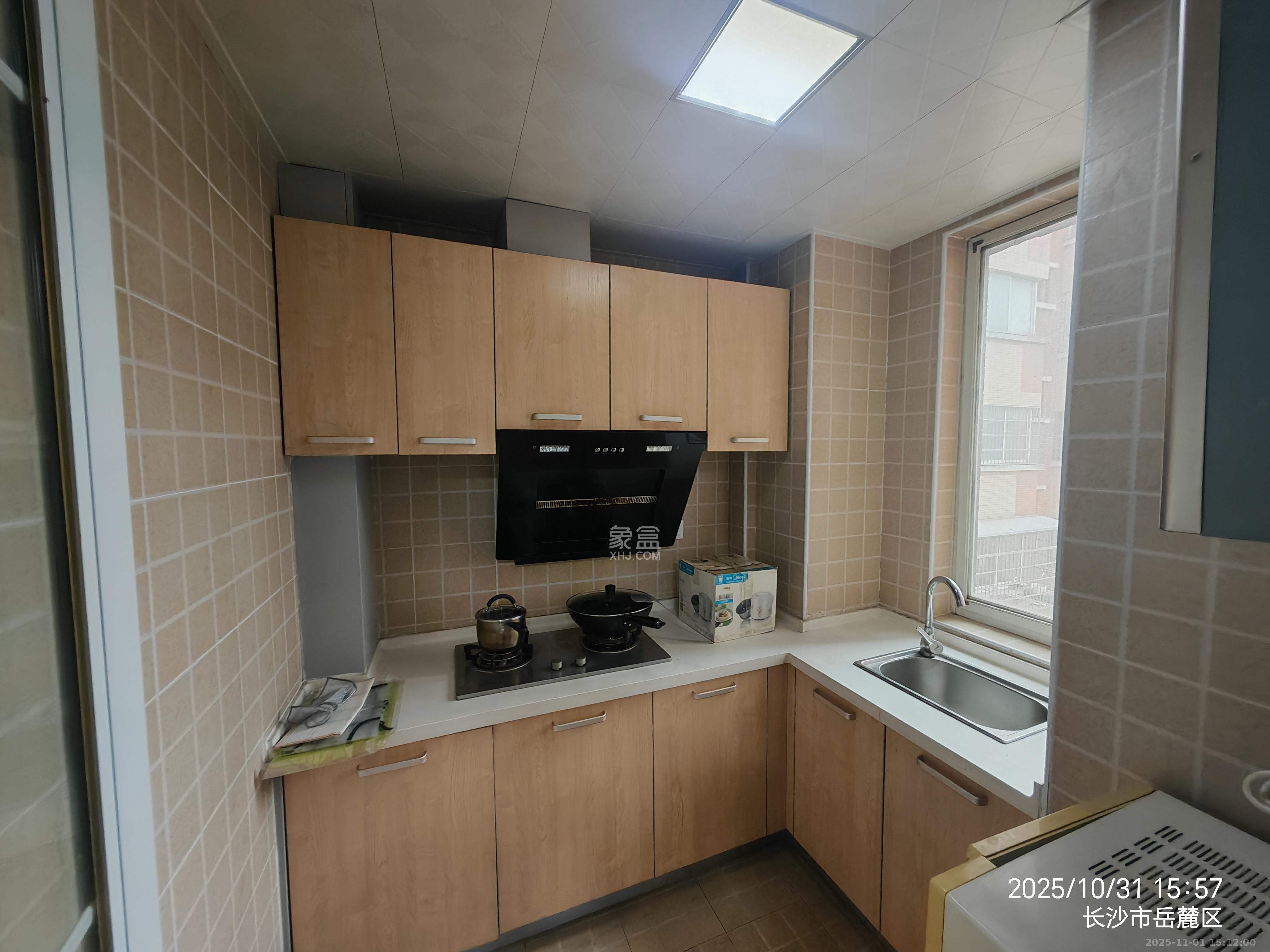 润芳园  1室1厅1卫    1600.0元/月室内图