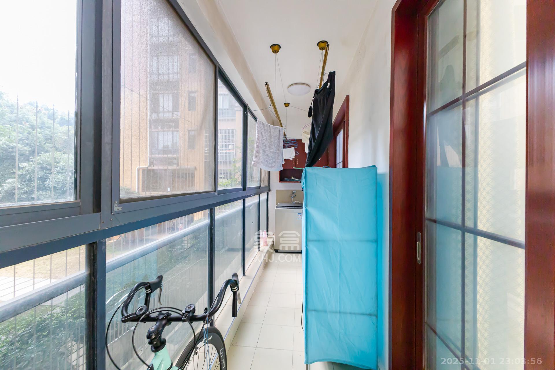 珠江东方明珠(新地东方明珠)三期 4室2厅2卫 100.0万 珠江东方明珠(新地东方明珠)三期 4室2厅2卫 100.0万阳台