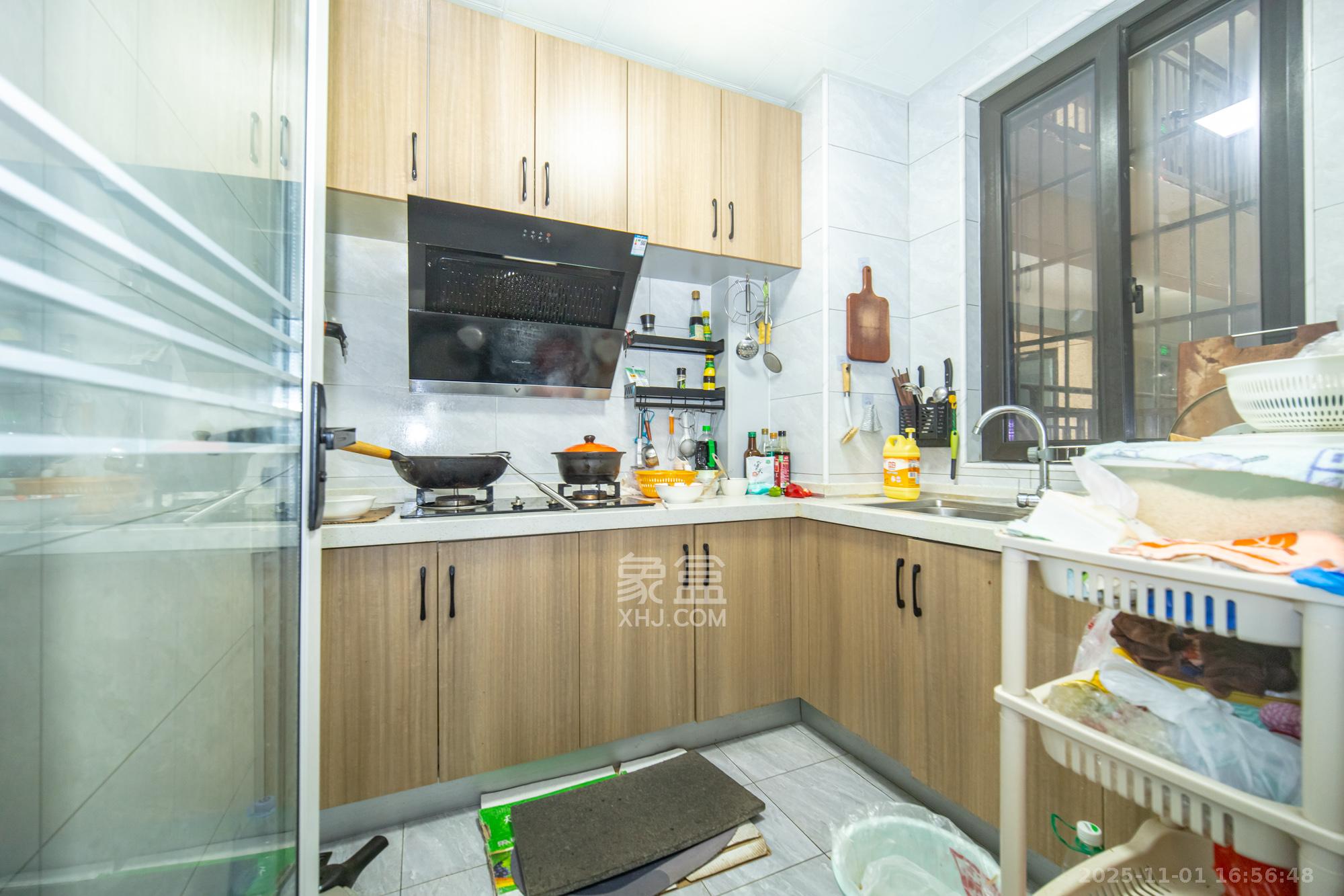 时代港湾 3室2厅1卫 62.0万 时代港湾 3室2厅1卫 62.0万厨房