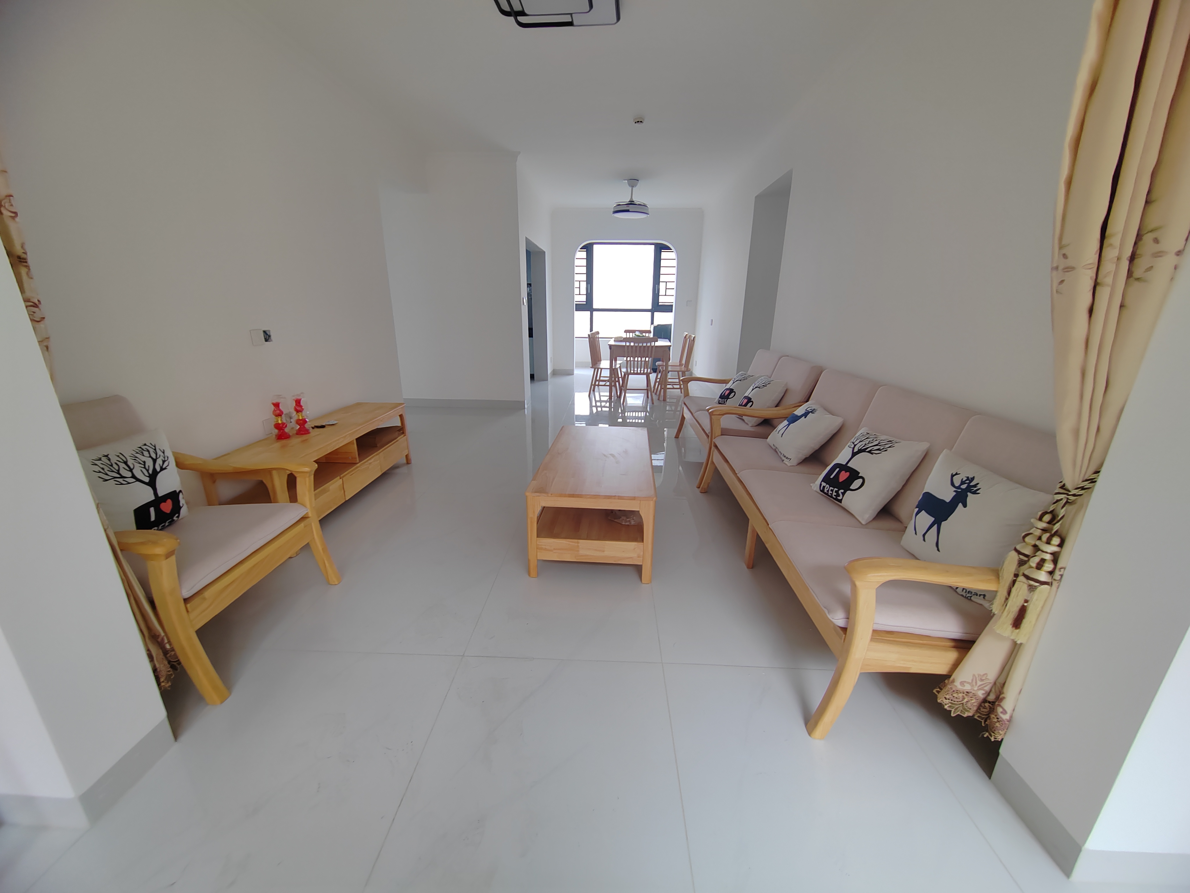 恩祥新城  4室2厅2卫    4500.0元/月室内图