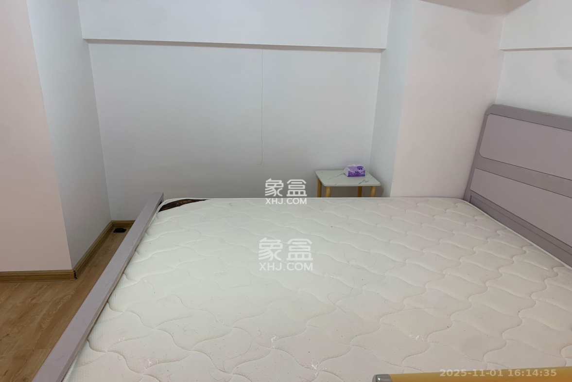 藏珑湖上公馆 1室1厅1卫 2000.0元/月 藏珑湖上公馆 1室1厅1卫 2000.0元/月室内图