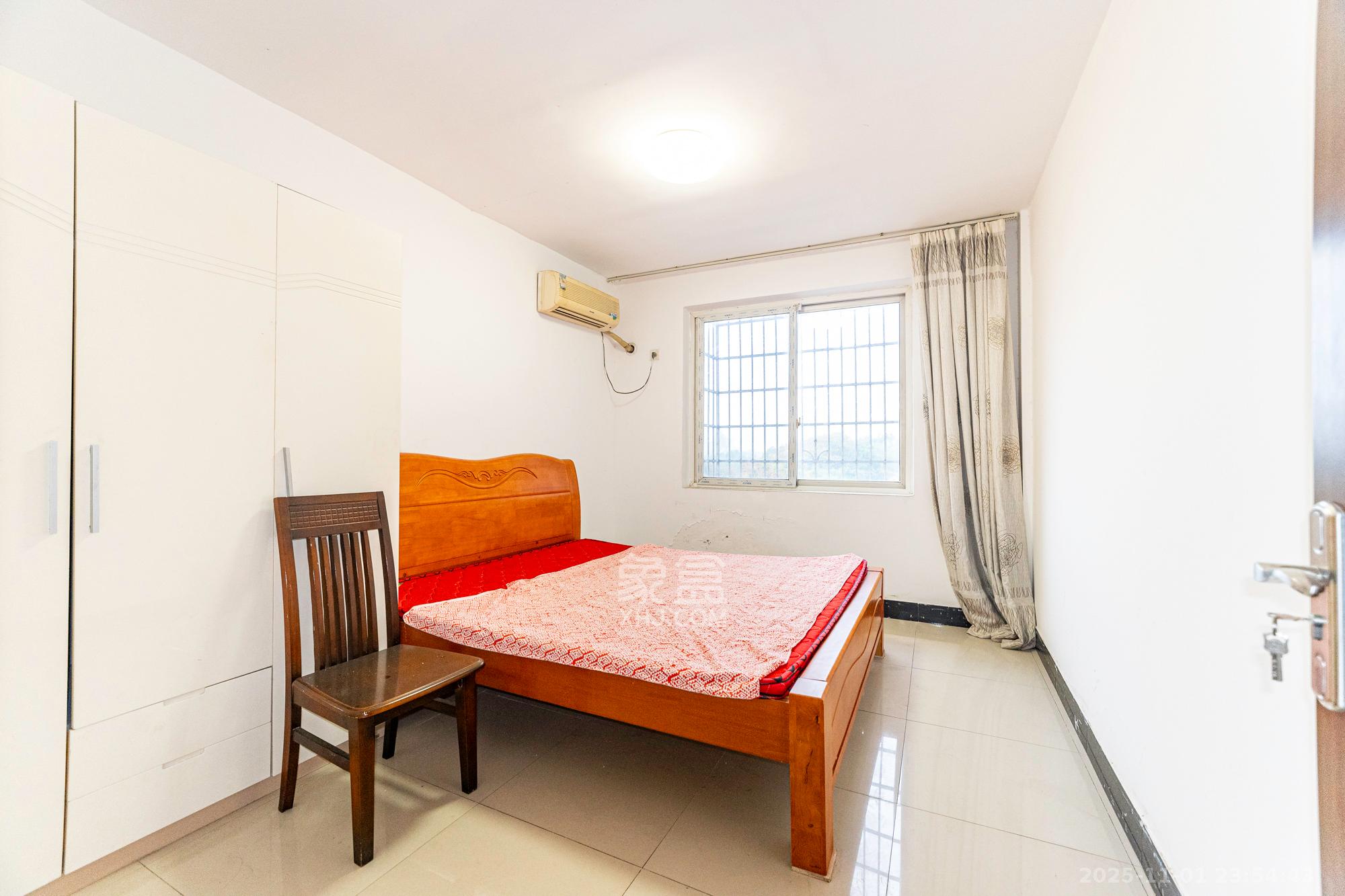 长沙县公安局单位房  3室2厅2卫    71.8万卧室