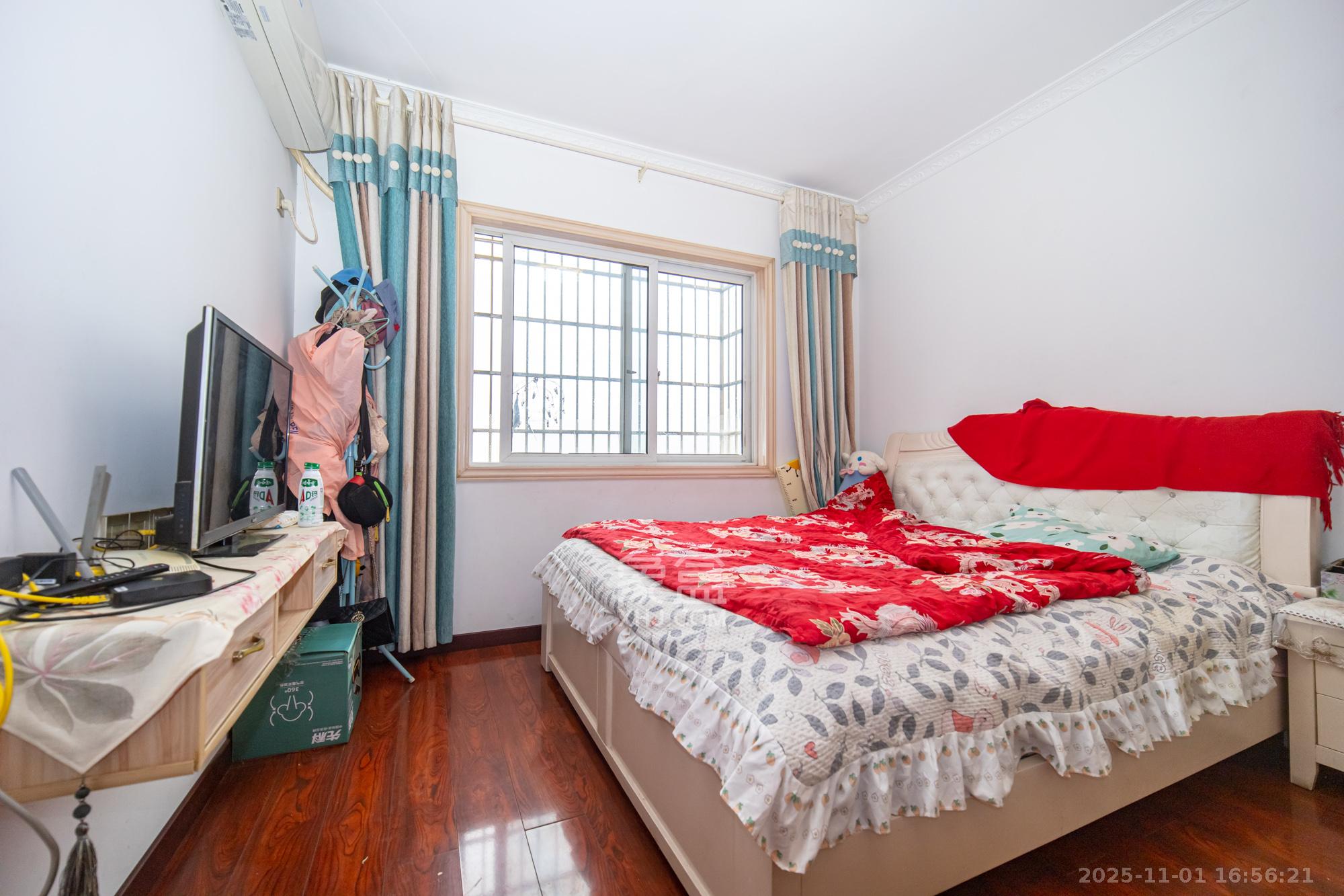 时代星空  1室0厅0卫    68.0万卧室