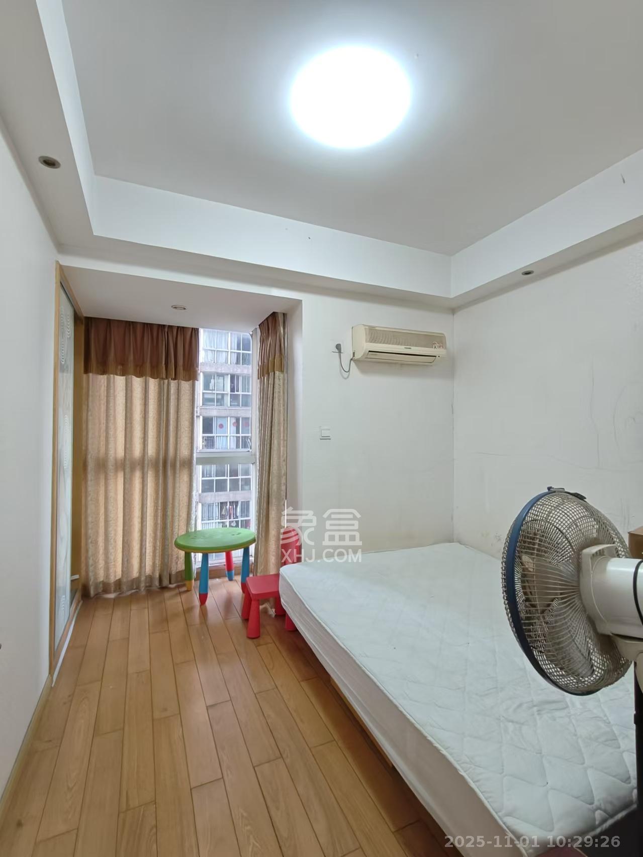 新楚天扶华庭 2室2厅1卫 2600.0元/月 新楚天扶华庭 2室2厅1卫 2600.0元/月室内图