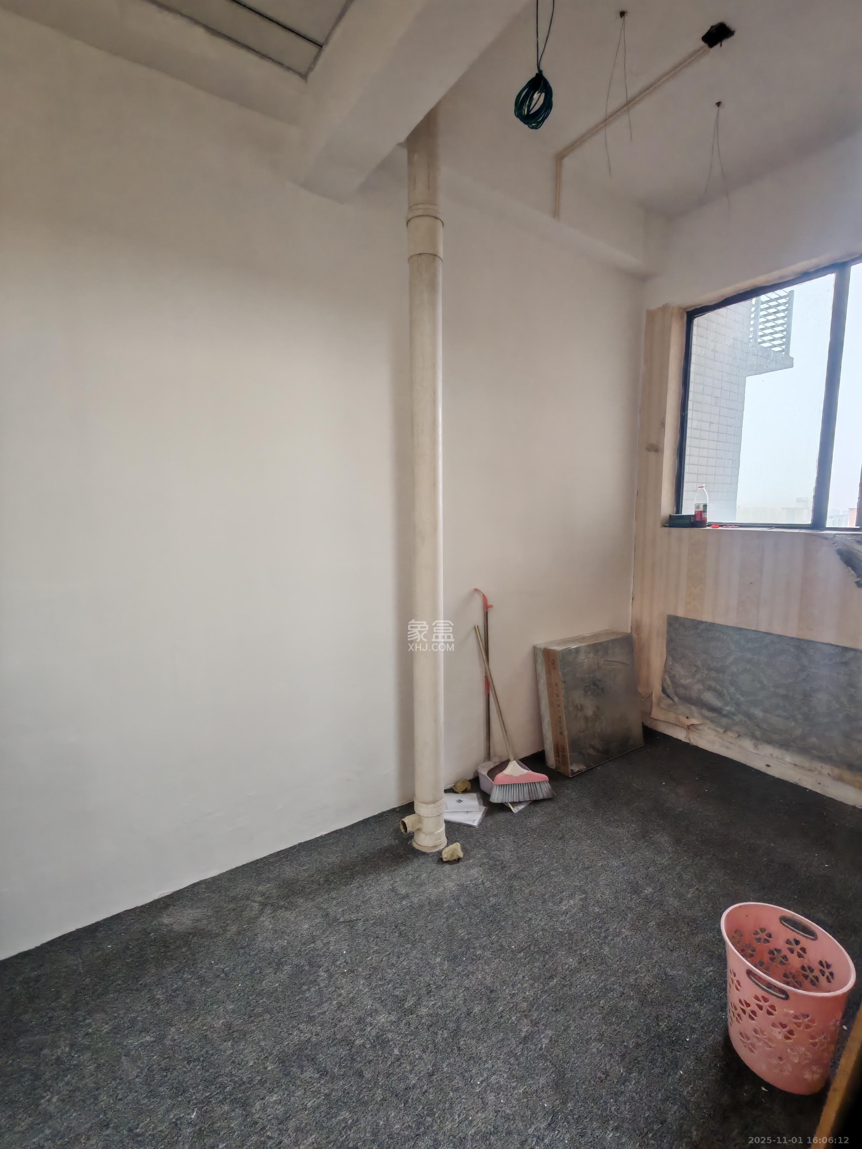 和庄  3室1厅1卫    2000.0元/月 和庄  3室1厅1卫    2000.0元/月室内图